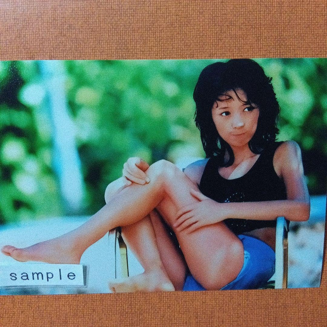 Amazon.co.jp: 木之内みどり 写真 デニム短パン 美脚 : おもちゃ