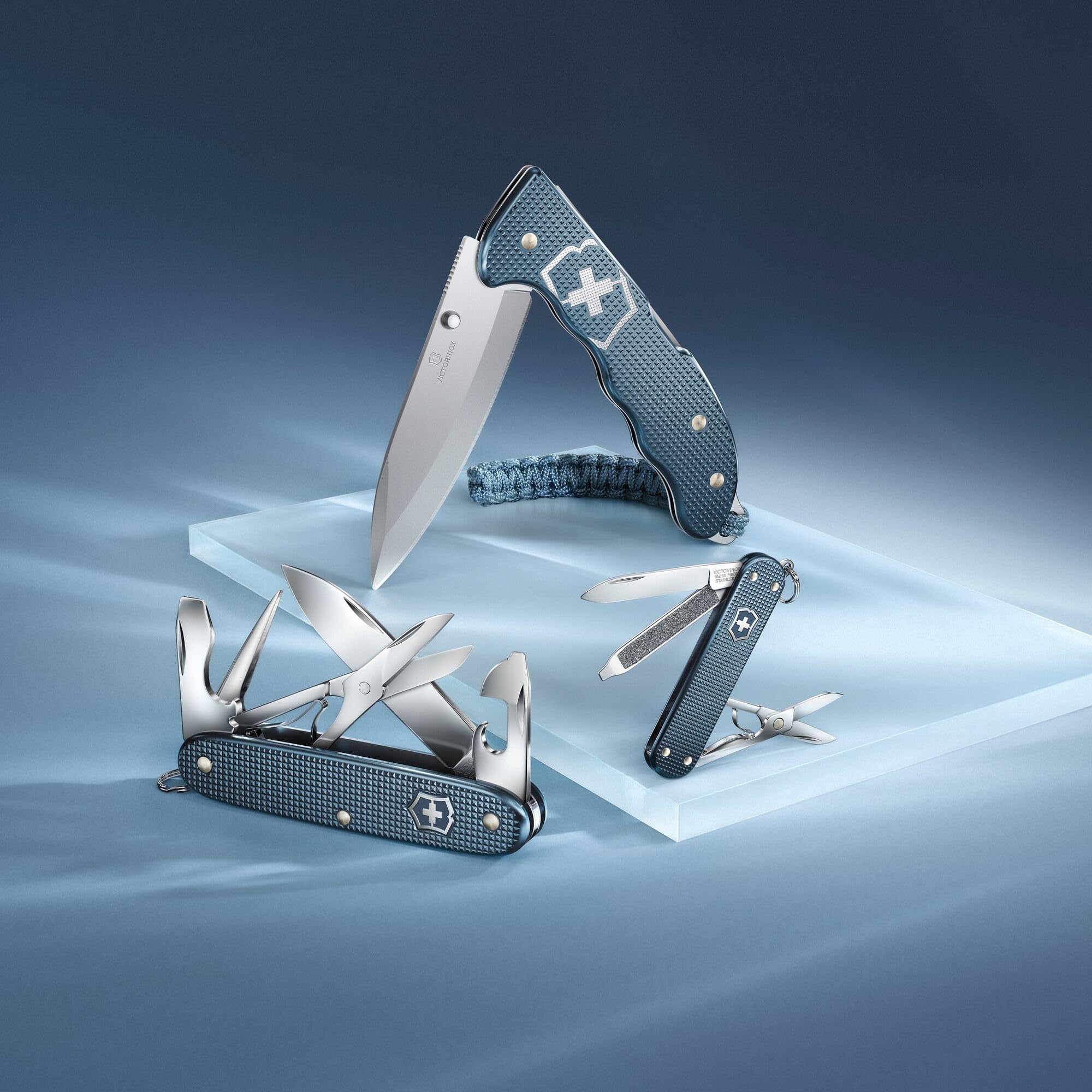 Victorinox Taschenmesser Pioneer X Alox Limited Edition 2026, 9 Funktionen, Mittel, Swiss Made, Multitool mit Schere, Inkl. Geschenkbox, Glacial Blue