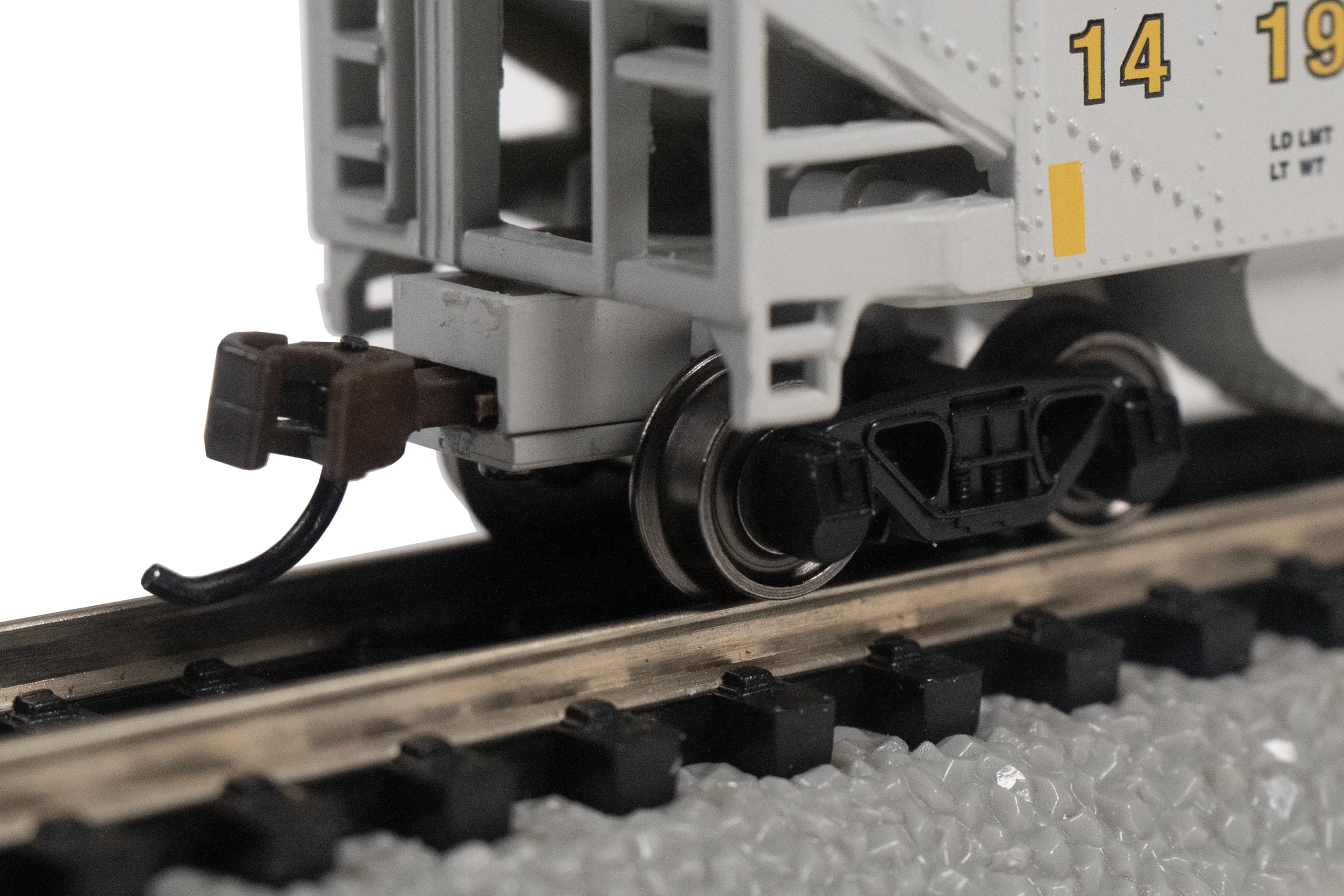Bachmann Trenes - Tolva cuádruple de 40 pies - CSX® #141946 - Gris y amarillo - Escala N