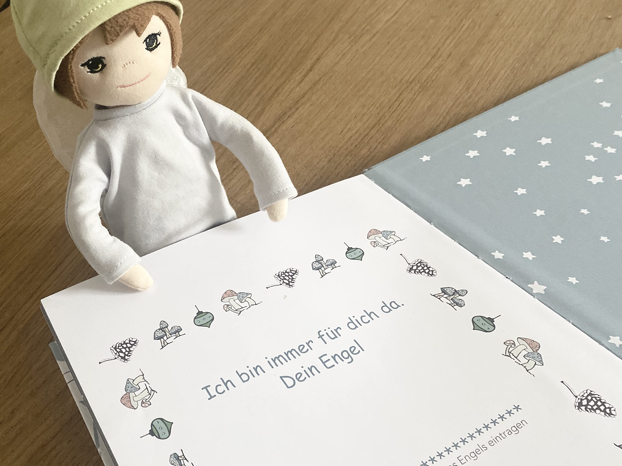 Flauseflocke kommt zu Besuch - Schutzengel Puppe mit Buch - Wichtel Spiel - Nachhaltiges Geschenk für kleine Kinder - Guardian Angel for little Kids - Geschenk zur Geburt oder Taufe