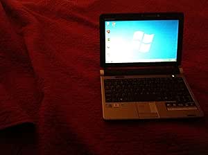 Acer eMachines eM250-1162 Netbook - 10.1" LED / Intel Atom N270 1.6GHz / 1GB Ram / 250GB HD / 802.11g/g Wireless LAN / Webcam / Windows 7 Starter