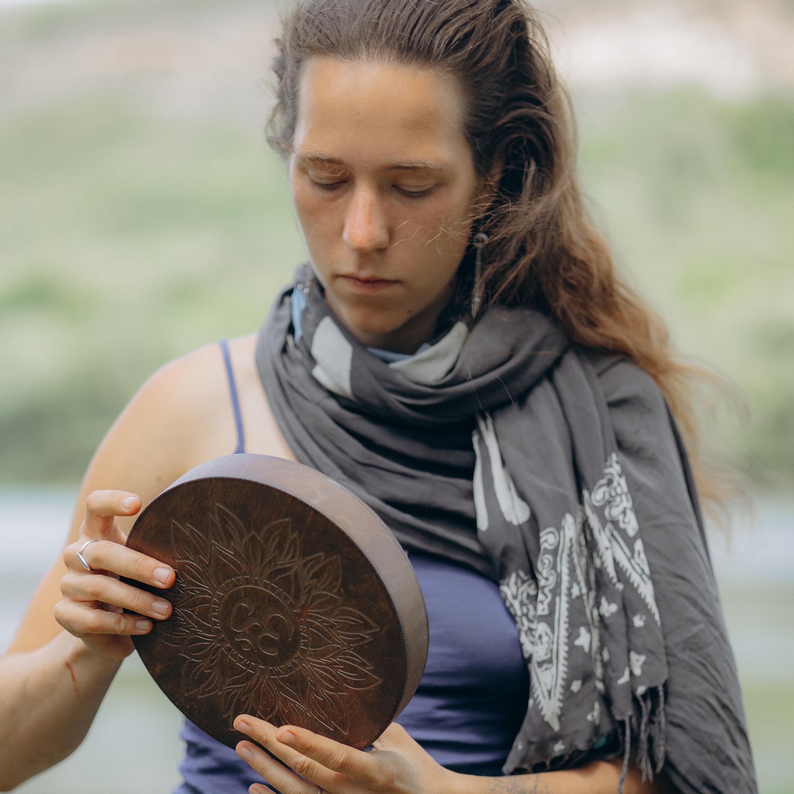 Rain-Fall Disc 8,6 Zoll Ozeantrommel aus Holz, sanfter Regengeräusch für Klangbad, Meditation & Klangheilung, Blume des Lebens & AUM Design