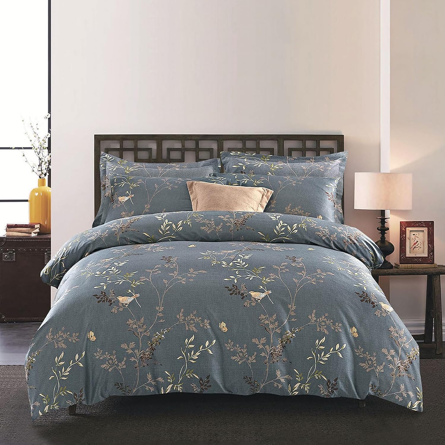Wake In Cloud - Floral Comforter Set, Birds Flowers Leaves and Branches Pattern Printed for Men Women, Soft Lightweight Bedding, 3 Pieces, Dark Gray, California King Size