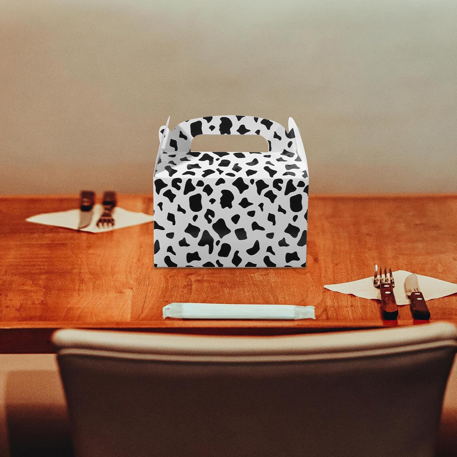 Garneck 24 Pcs Cow Print Festival Treat Boxes Handheld Paper Candy Snack Boxes Portable Party Cookie Packaging for Birthday and Holiday Celebrations