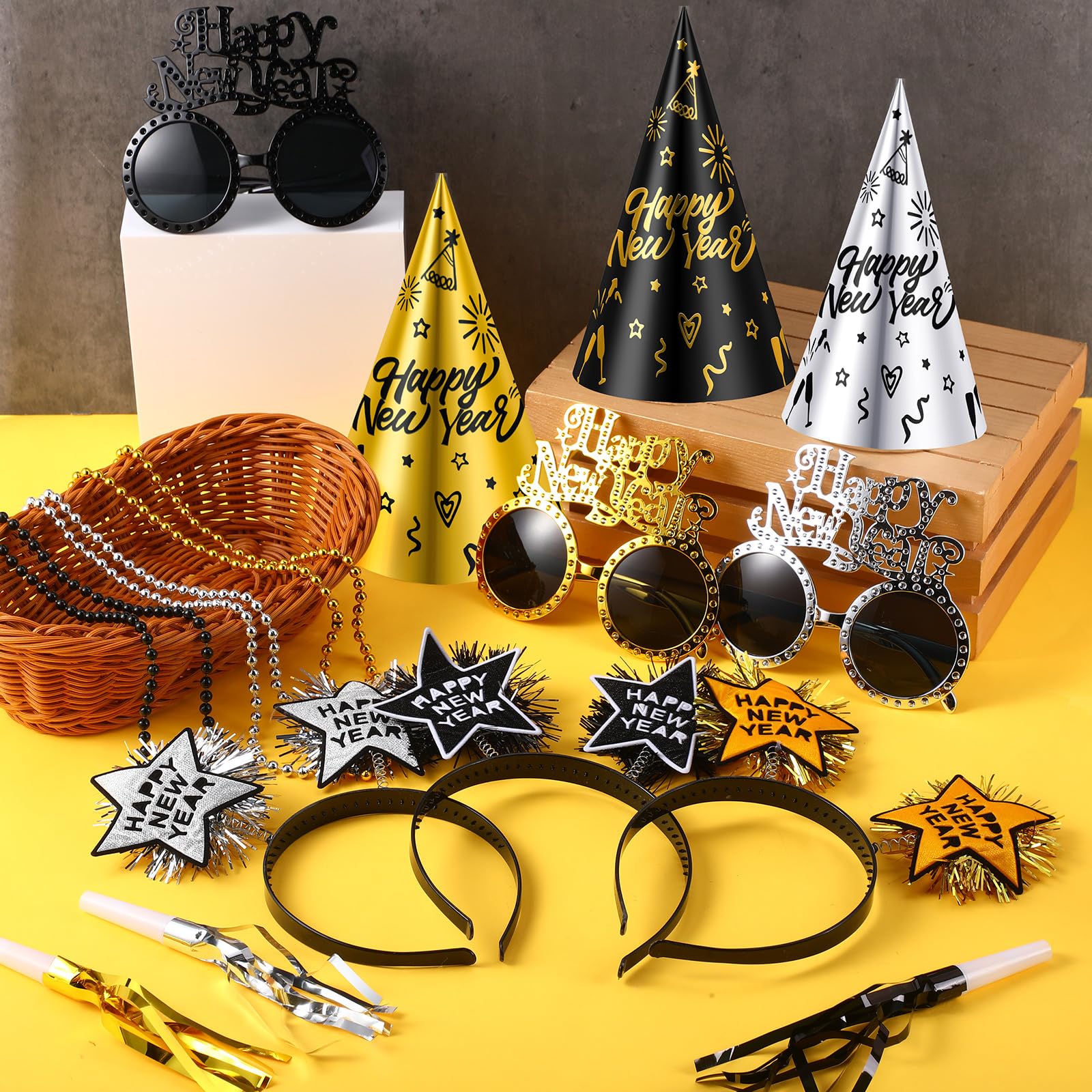 Suministros de fiesta de Año Nuevo 2025, suministros de fiesta de Año Nuevo, diadema, sombrero de papel, gafas, collar de cuentas, fabricante de ruido