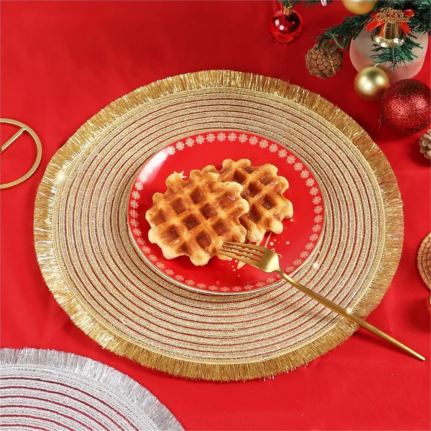 1piece Table Decor Placemat PP Shiny Silk Tassel Placemat Festival Dining Table Insulation Mat Cup Pad Pot Bowl Mat(Silver)