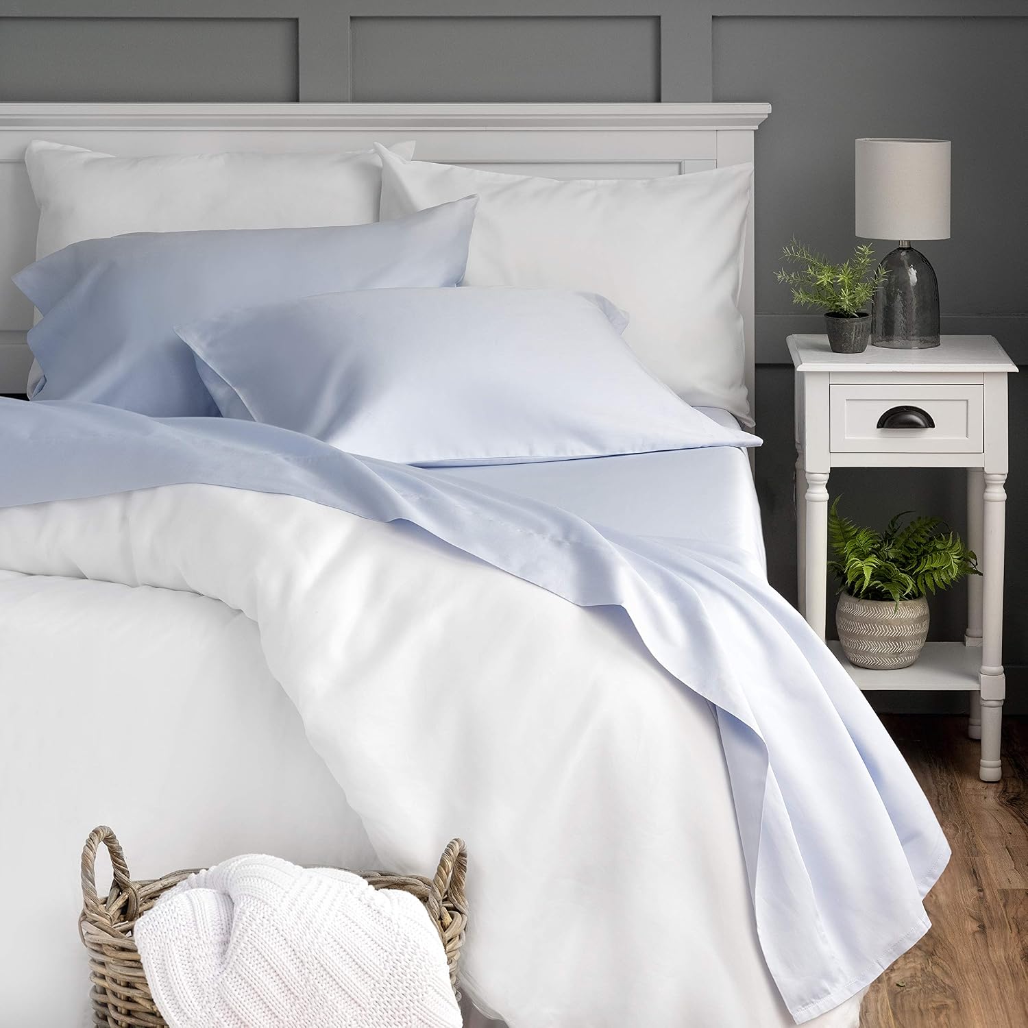 Welhome Premium 100% Egyptian Cotton Sheet | 4 Piece Set | King Size | Powder Blue | 300 Thread Count Long Staple Cotton | Deep Pocket Fitted Sheet Fits Mattress Upto 16" | Silky Soft, Cozy & Durable