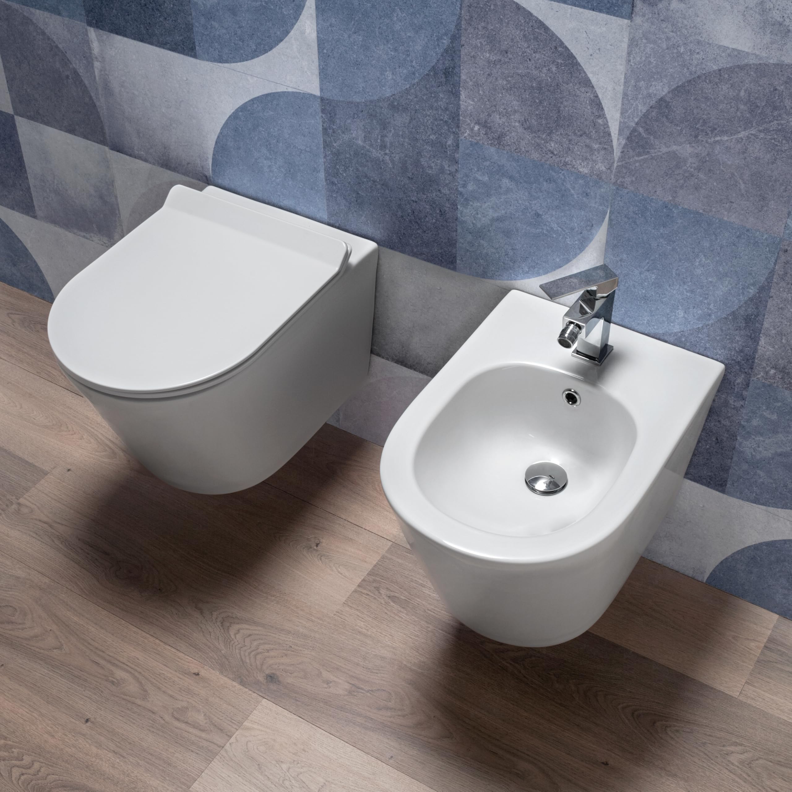 Coppia Sanitari bagno filo muro in Ceramica Bianco Lucido - WC Rimless e Bidet Sospesi con Sedile Soft Close, Sgancio Rapido Easy Clean, Installazione a Parete e Design Moderno - Mod.WhiteWall 2