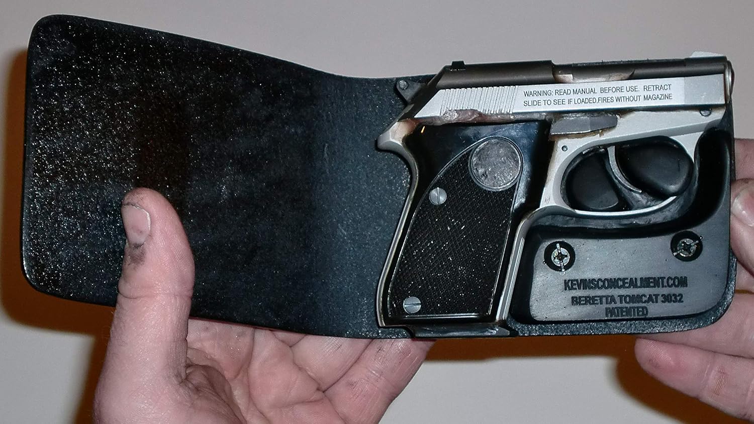 Wallet Holster for Full Concealment - Beretta 3032 Tomcat