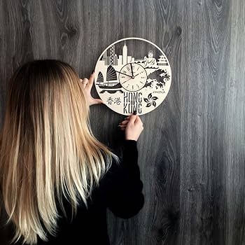 Amazon.co.jp: Hong Kong China 香港木製掛け時計ー完璧で美しく