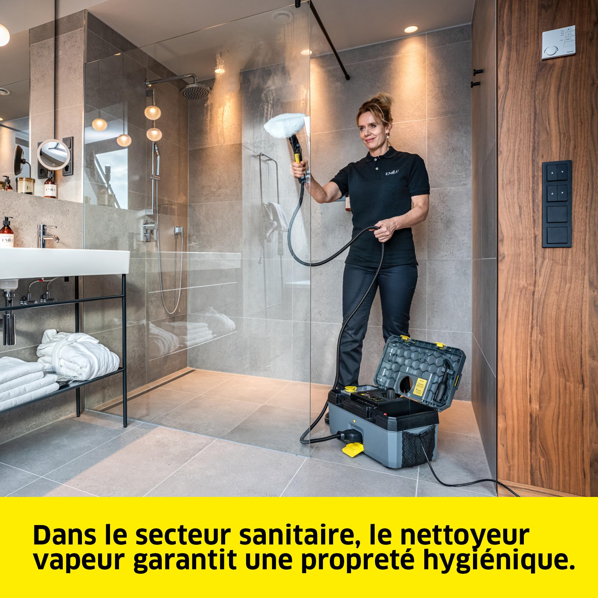 Kärcher nettoyeur vapeur SG 4/2 Classic, pression vapeur : 4 bars, réservoir : 0,5 l chaudière + 1,5 l réservoir d'eau propre, buse à main, tuyau vapeur de 2,5 m, Power buse, accessoires multifonction