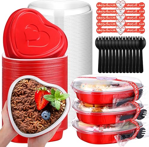 Yinkin 25 moldes de papel de aluminio con forma de corazón de 22 onzas para cupcakes con tapas y cucharas, moldes desechables para tartas, moldes