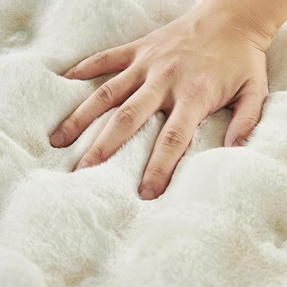 White Luxury Thick Faux Fur Throw Blanket, 750GSM Bubble Fluffy Furry Plush Soft Warm Blanket 50 x 60, Double-Layered Reversible Cozy Fuzzy Blanket for Couch Sofa Bed