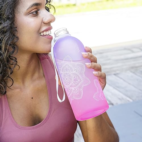 Miniatura 2 de bzyoo Botella de agua de 32 onzas con marcador de tiempo de 1 litro, sin BPA, de plástico duradero esmerilado con correa, botella de agua