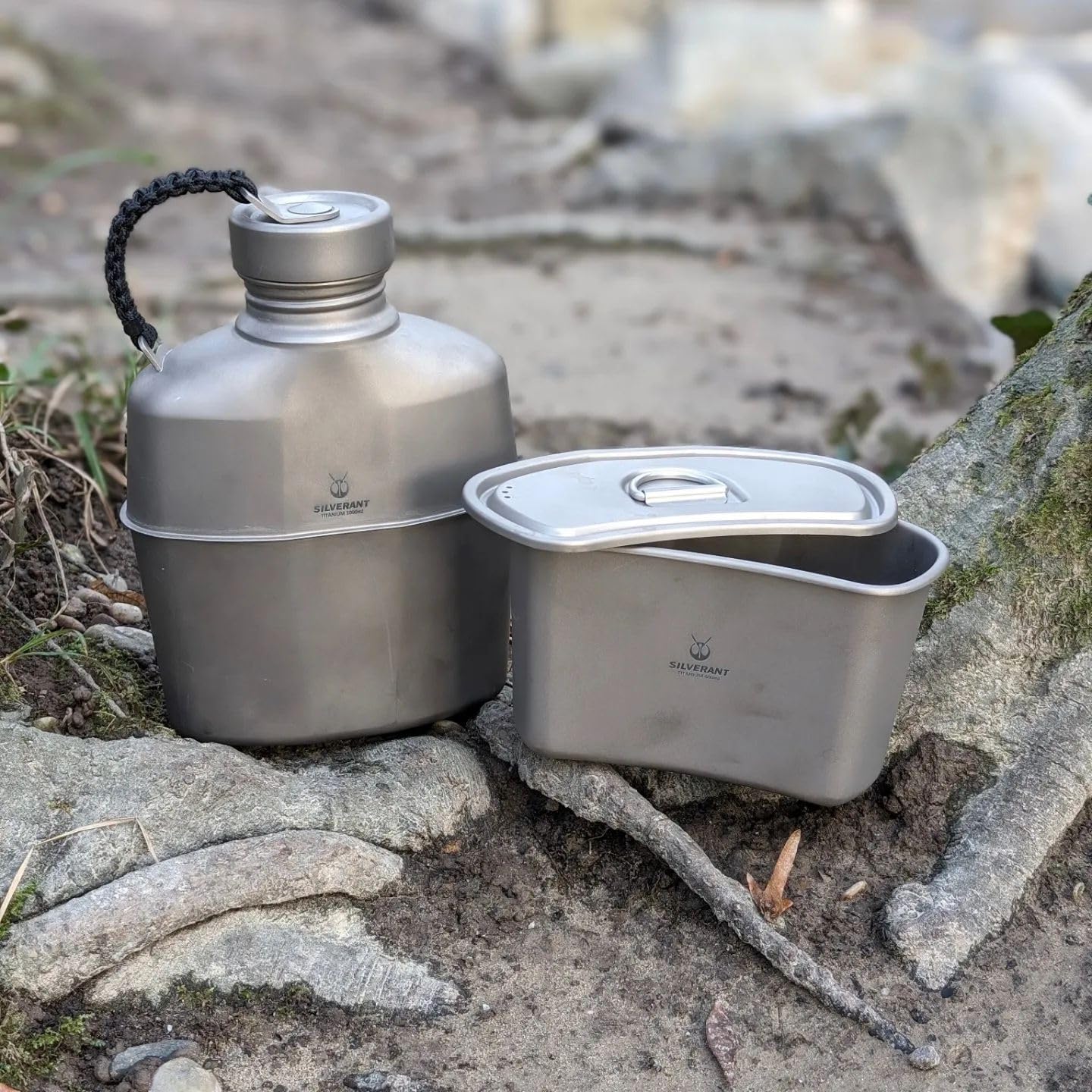 SILVERANT Gobelet de Camping Militaire en Titane, kit de gamelle, Tasse de Camping ultralégère avec Pochette de Transport et poignée Pliable