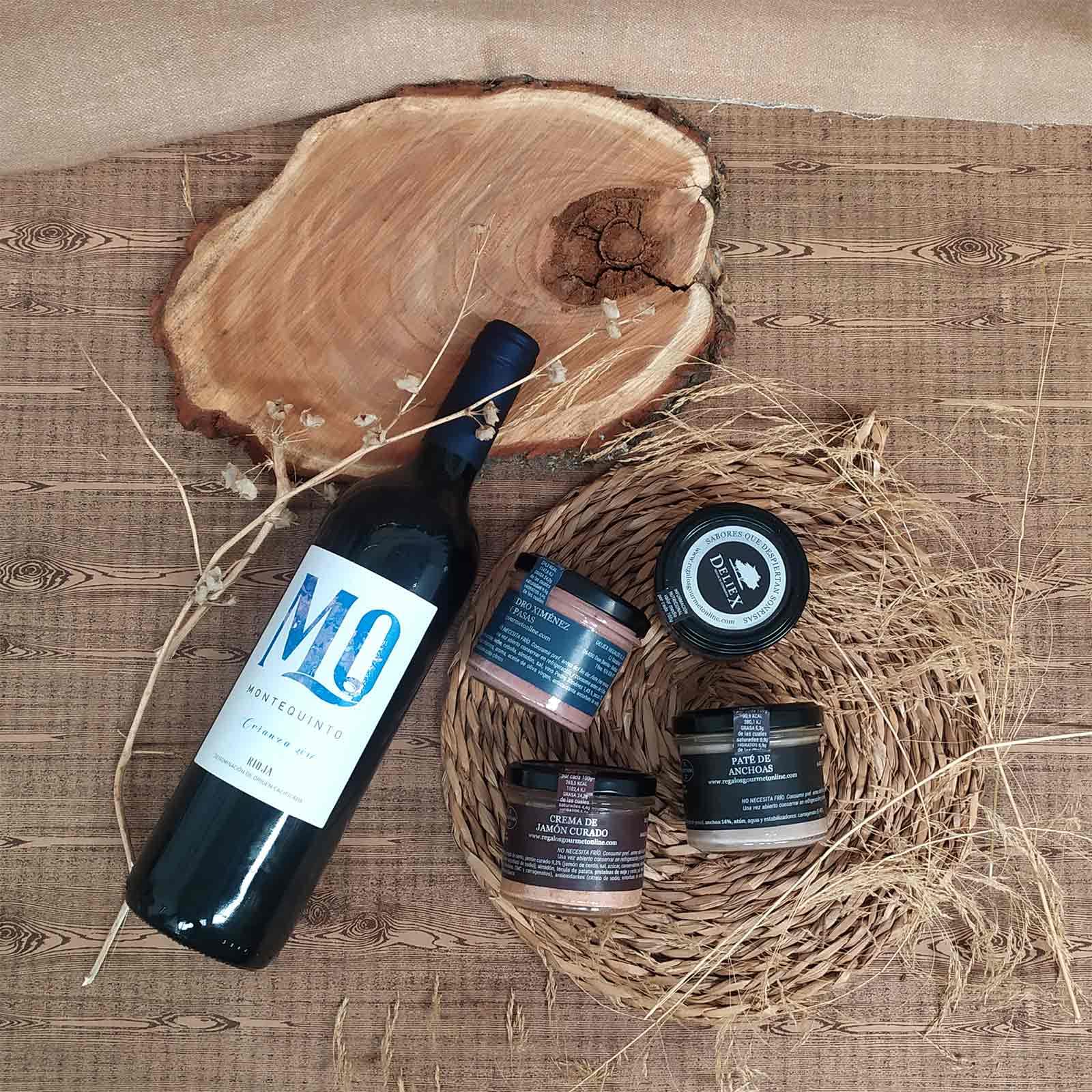 Detalle de los productos gourmet y el vino incluidos en la cesta de Deliex delicias de Extremadura.