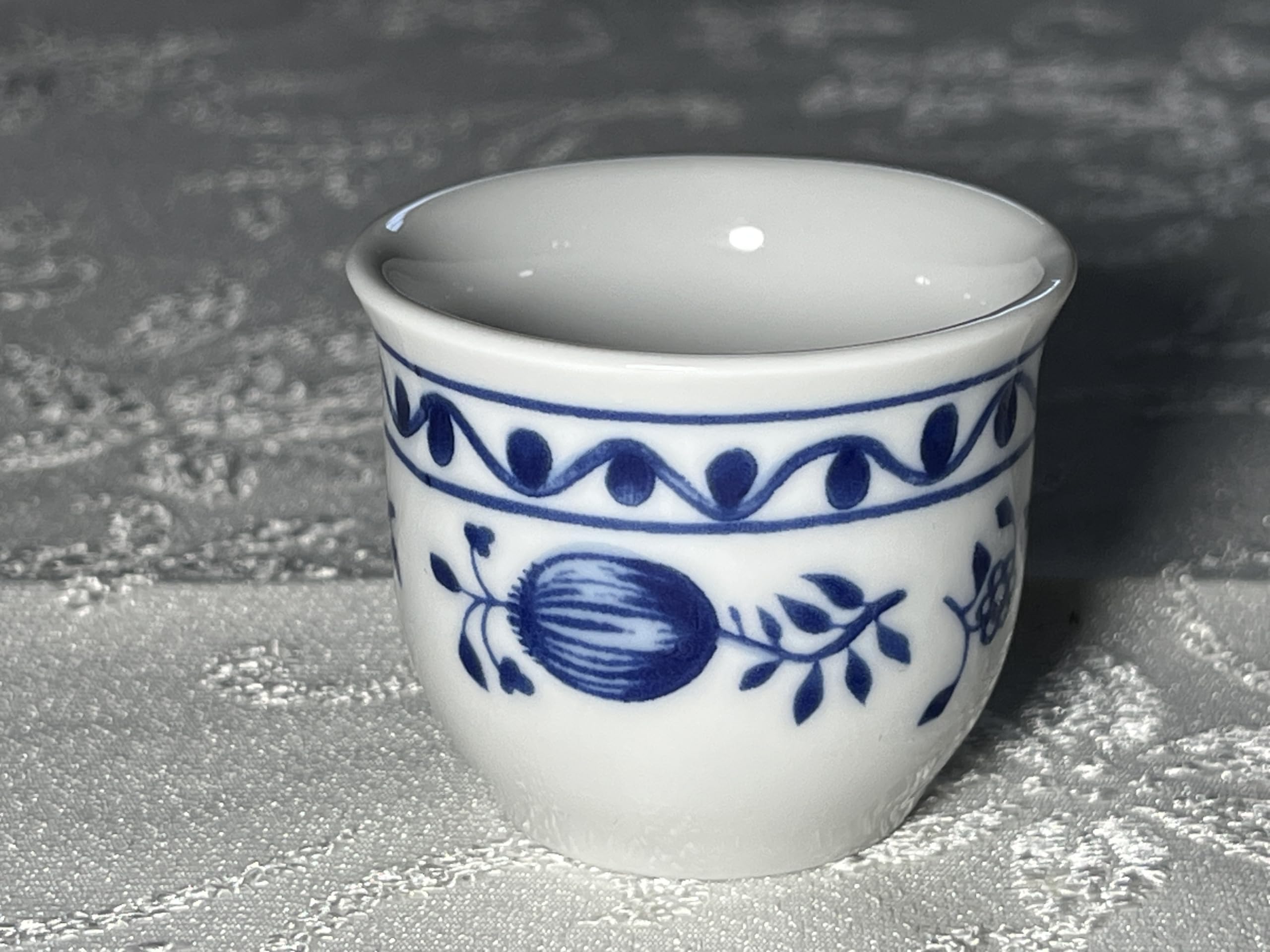 Kahla Zwiebelmuster Porzellan Eierbecher ohne Fuß 4cm X 5 cm, Spülmaschinenfest, dishwashersafe 0399 Küche, Haushalt & Wohnen