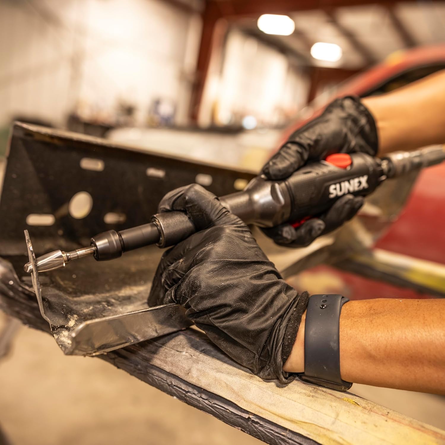 SX5200 Die Grinder with 0.5HP Motor, Extended Reach Shaft, Adjustable Power Regulator, Lightweight Composite Body, Ergonomic Grip, 20,000 RPM, ¼” Collet, Rear Exhaust, Safety Lock-Off Trigger