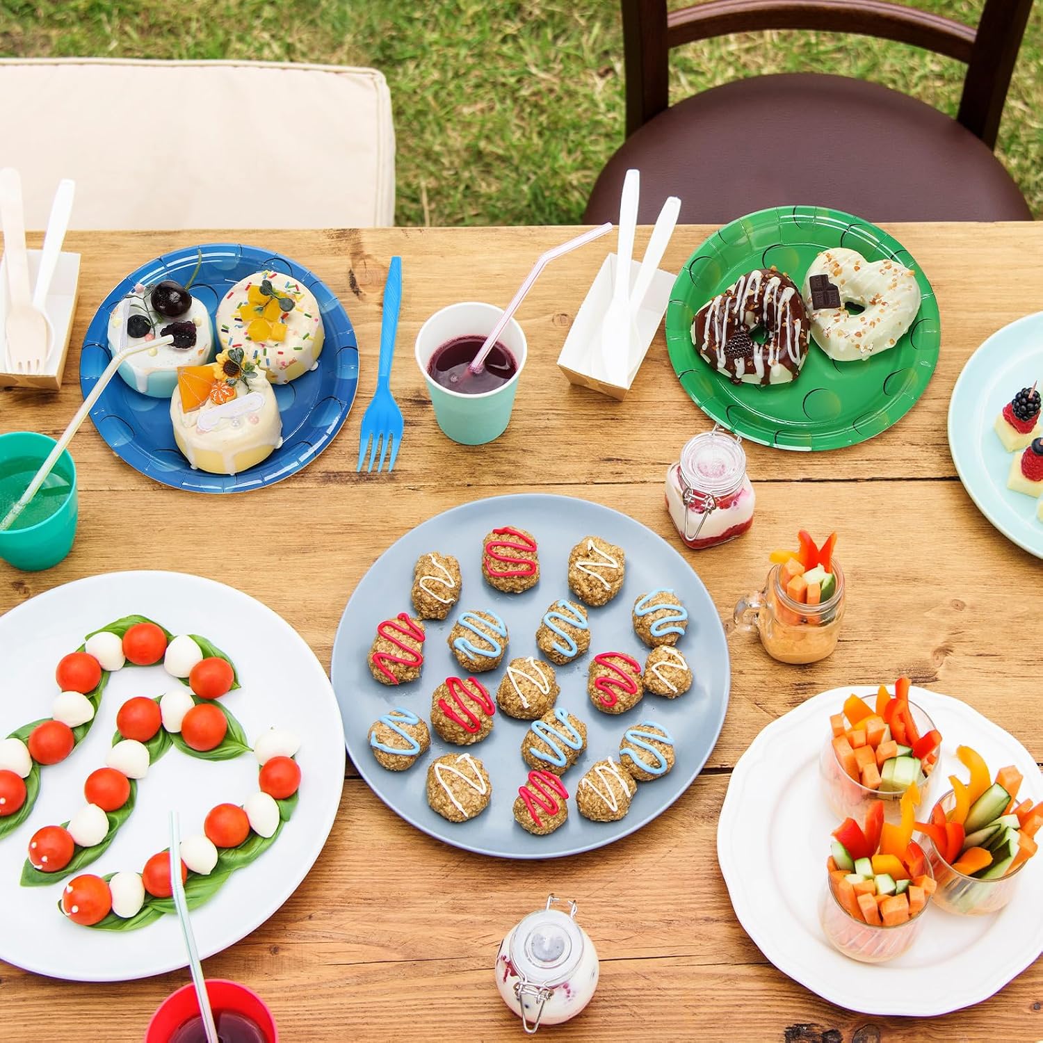 Havawish 240 Pcs Building Block Birthday Party Supplies, Building Block Paper Plates and Napkins Disposable Plastic Forks for Birthday Party Baby Shower Supplies, Serves 80