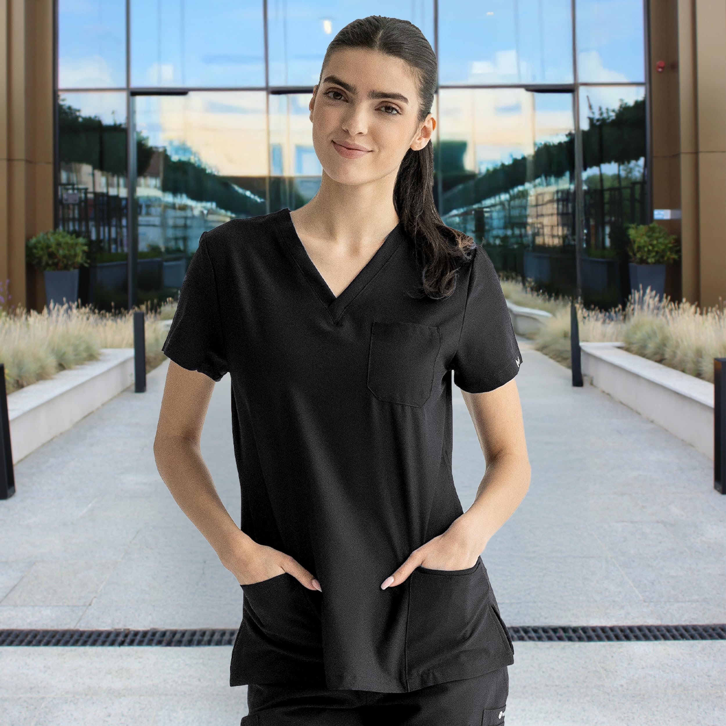 B-well BELLA Damen-Schrubb-Set Schlupfkasack + Schlupfhose Set Medizin Arzt Uniform Schlupfjacke Oberteil mit Hose Medizinische Berufsbekleidung mit Elastan (Schwarz, XL)
