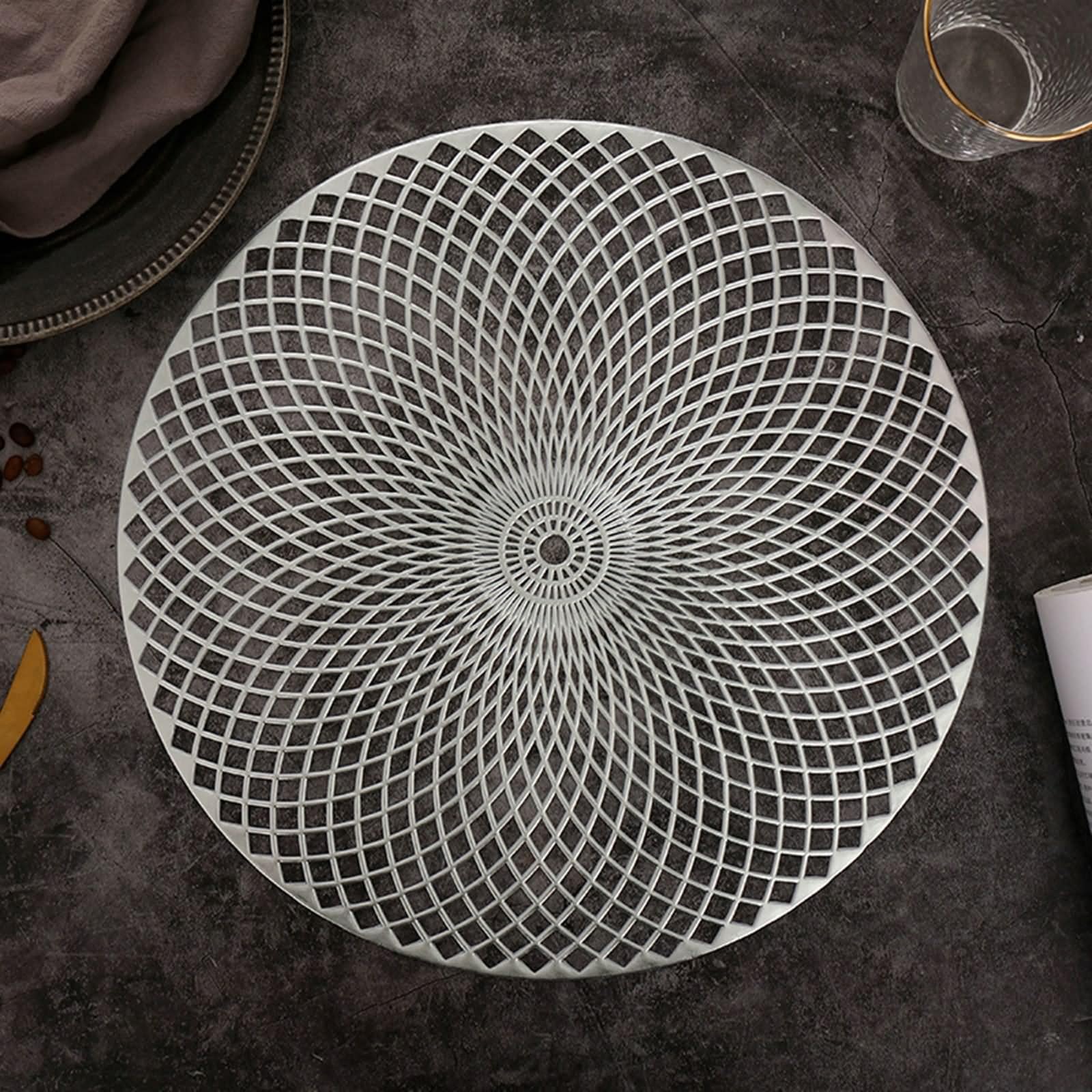 Set de table vintage rond argenté imperméable et lavable en PVC motif floral x4