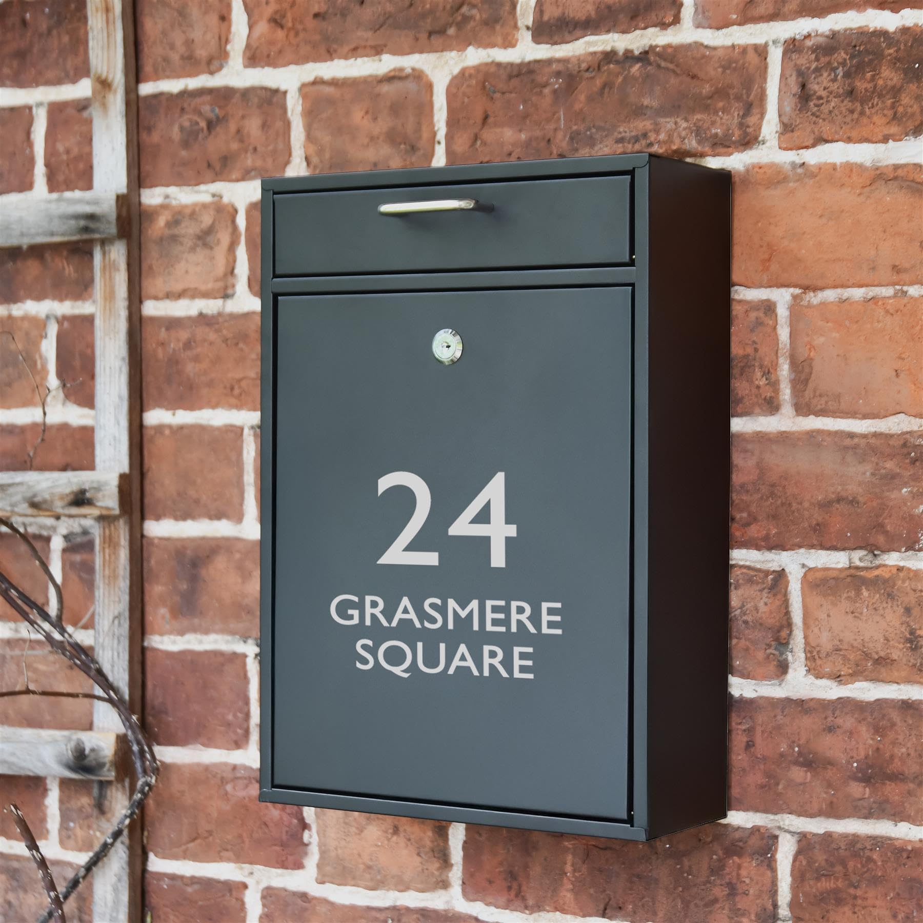 "Brookville" Black Personalised Wall Mounted Post Box - Traditional Style Secure Mailbox for Home or Office Outdoor Use Decorative Wall Mounted Organiser Stylish Front Door Accent