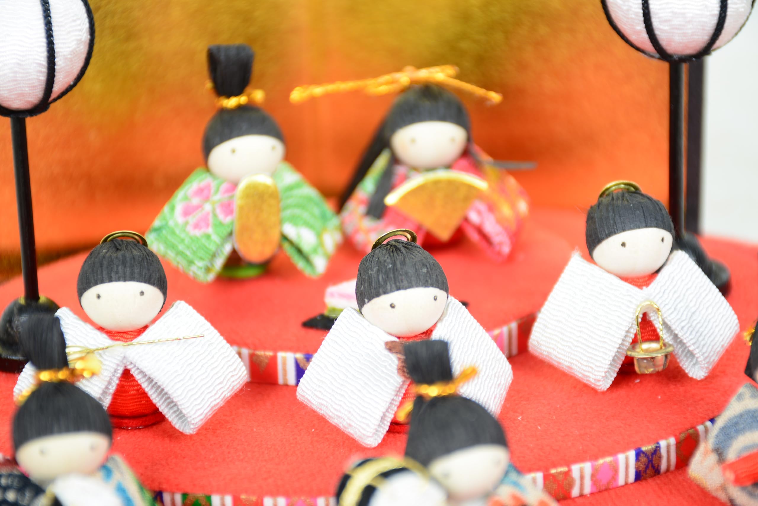 Amazon | 雛人形 コンパクトミニ飾り ちりめん雛十人飾り 親王 三人官