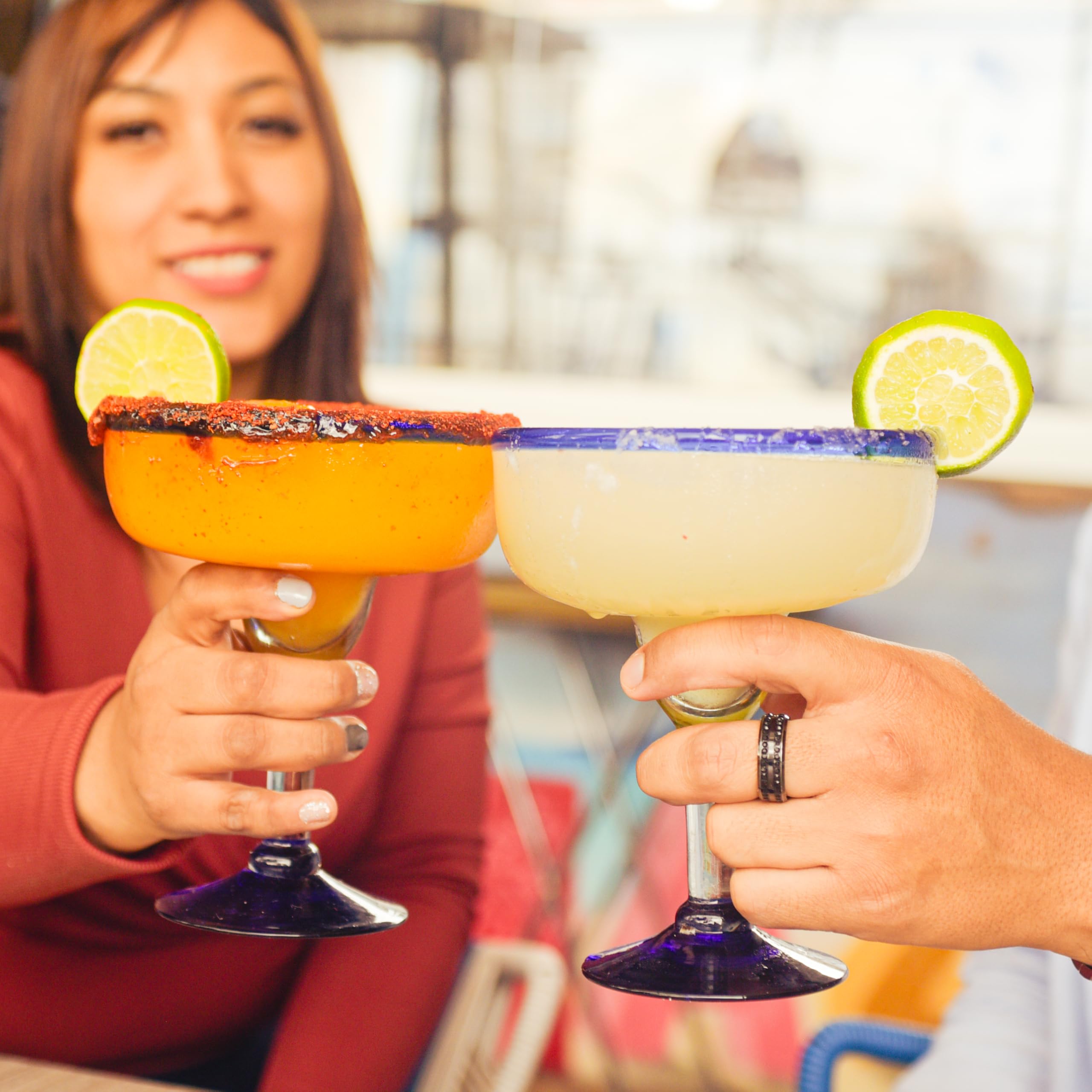 Vasos grandes de margarita mexicana soplados a mano, auténtico cristal hecho a mano de México, borde azul cobalto, juego de fiesta, perfecto para margaritas, piña coladas, cócteles congelados u otras