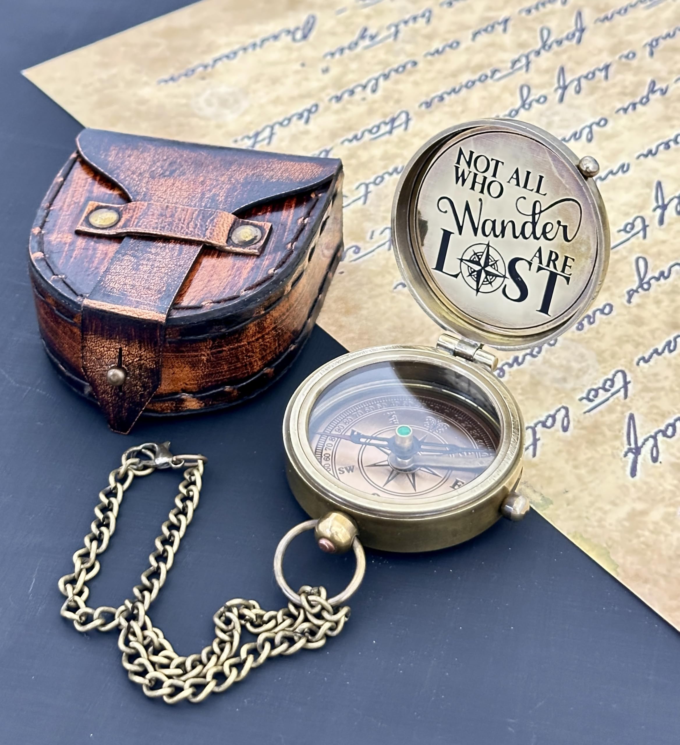 Brújula de bolsillo – Brújula de latón – Brújula grabada – Not All Wander are Lost – Regalo retro steampunk, brújula náutica con caja de cuero