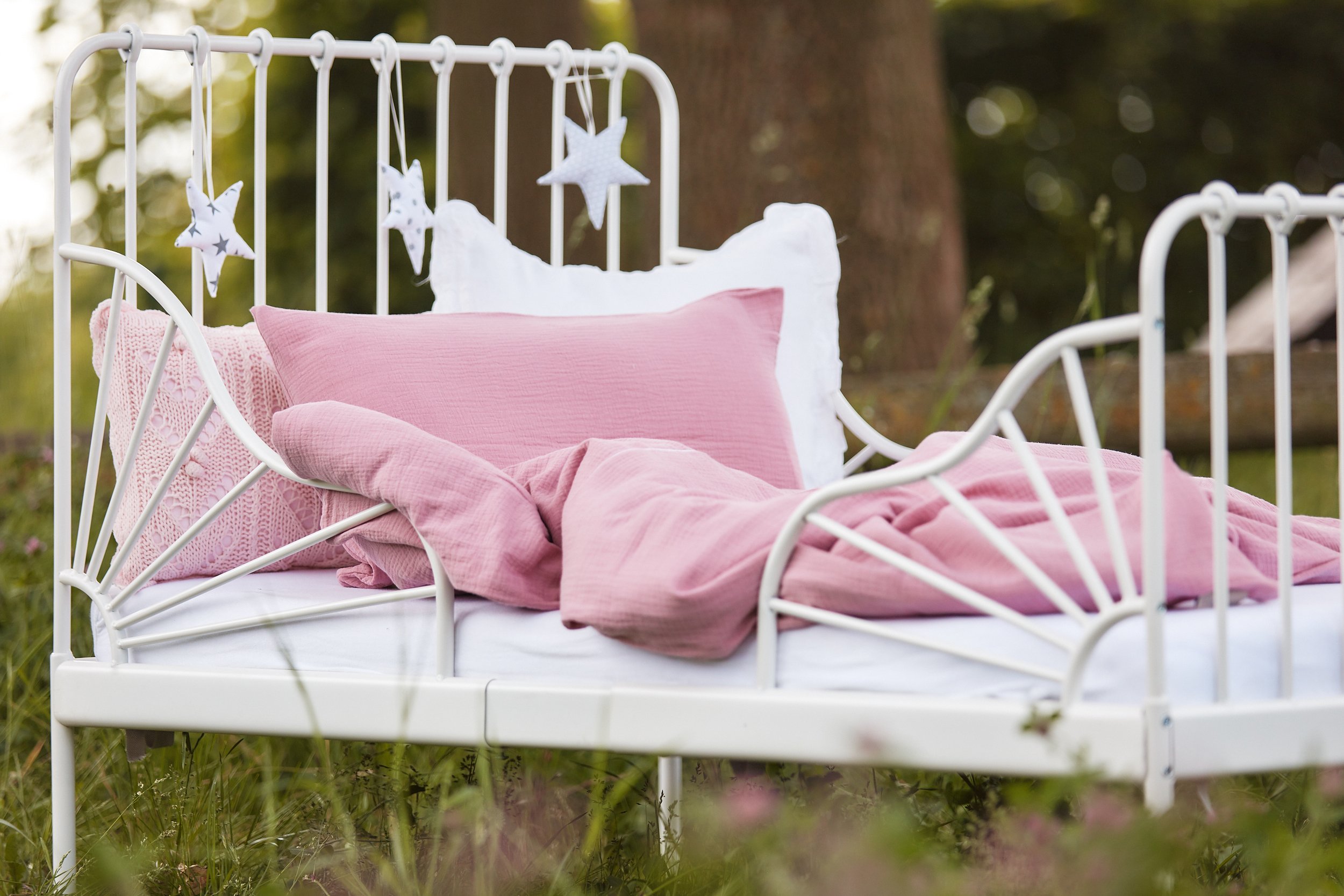 KraftKids Juego de ropa de cama de muselina rosa con funda de almohada de 80 x 80 cm y edredón de 140 x 200 cm, funda de edredón de algodón, ropa de cama hecha a mano en la UE