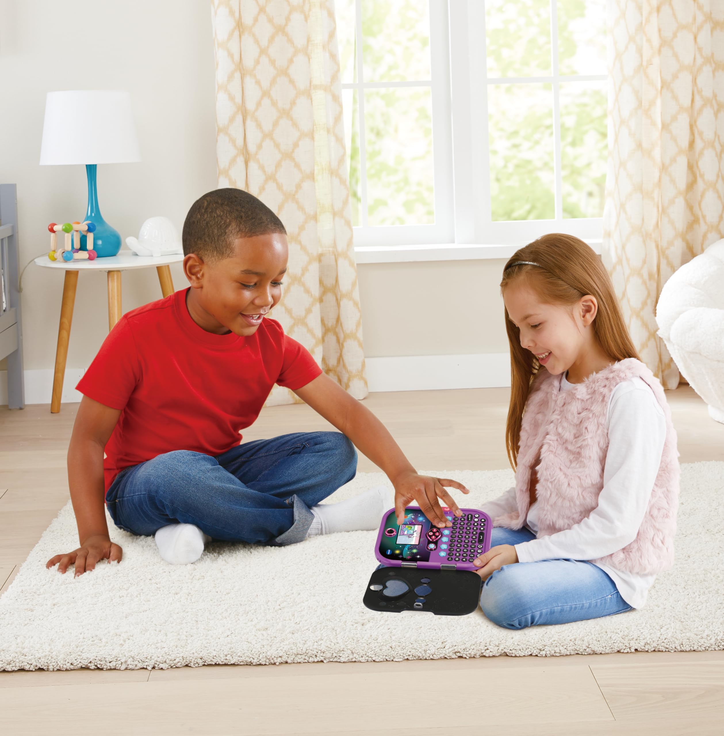 VTech KidiSecrets Selfie Music 2.0 Black Version, interaktives geheimes Tagebuch für Kinder mit Dual-Kamera und MP3, elektronisches Tagebuch mit Tastatur, italienische Sprache, Batterien im