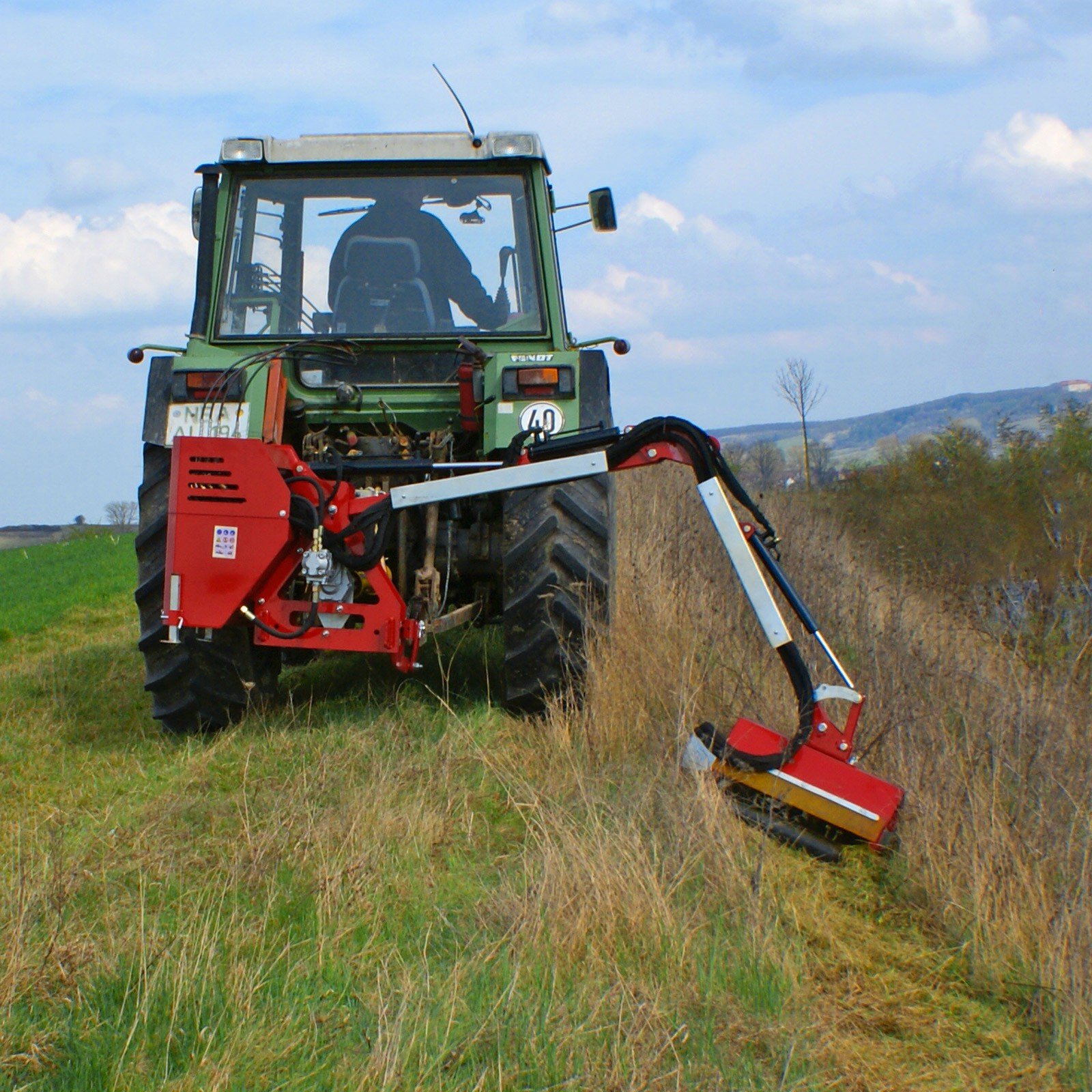 Böschungsmulcher Schlegelmulcher Mulcher Böschungsmäher Mulchbreite 60 cm Höhe Ausleger 300 cm