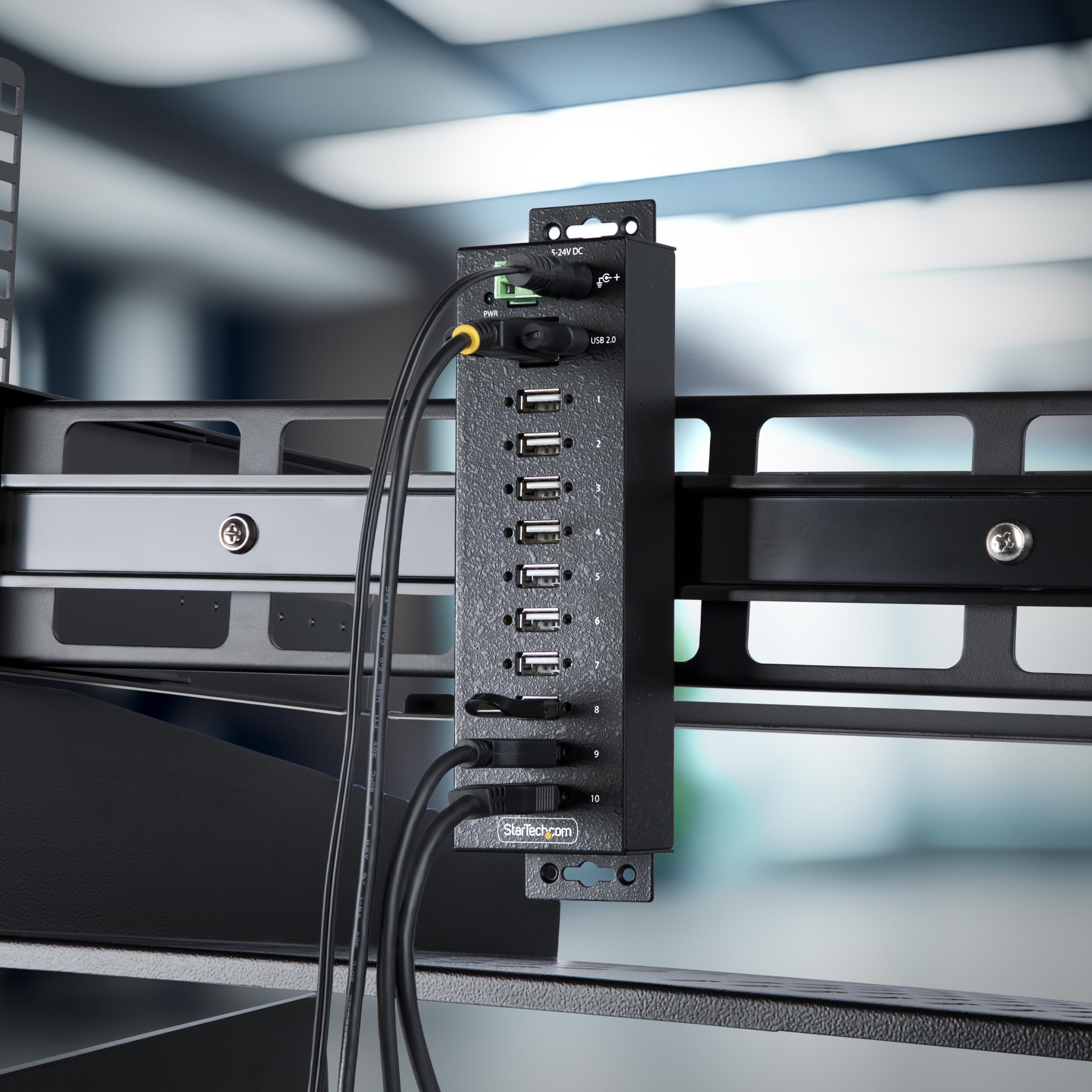 StarTech Hub USB 2.0 Industrial 10 Puertos, Robusto (USB210AIND-USB-A-HUB) | Protección ESD nivel 4 15kV/8kV, Puertos USB bloqueables, Acero laminado