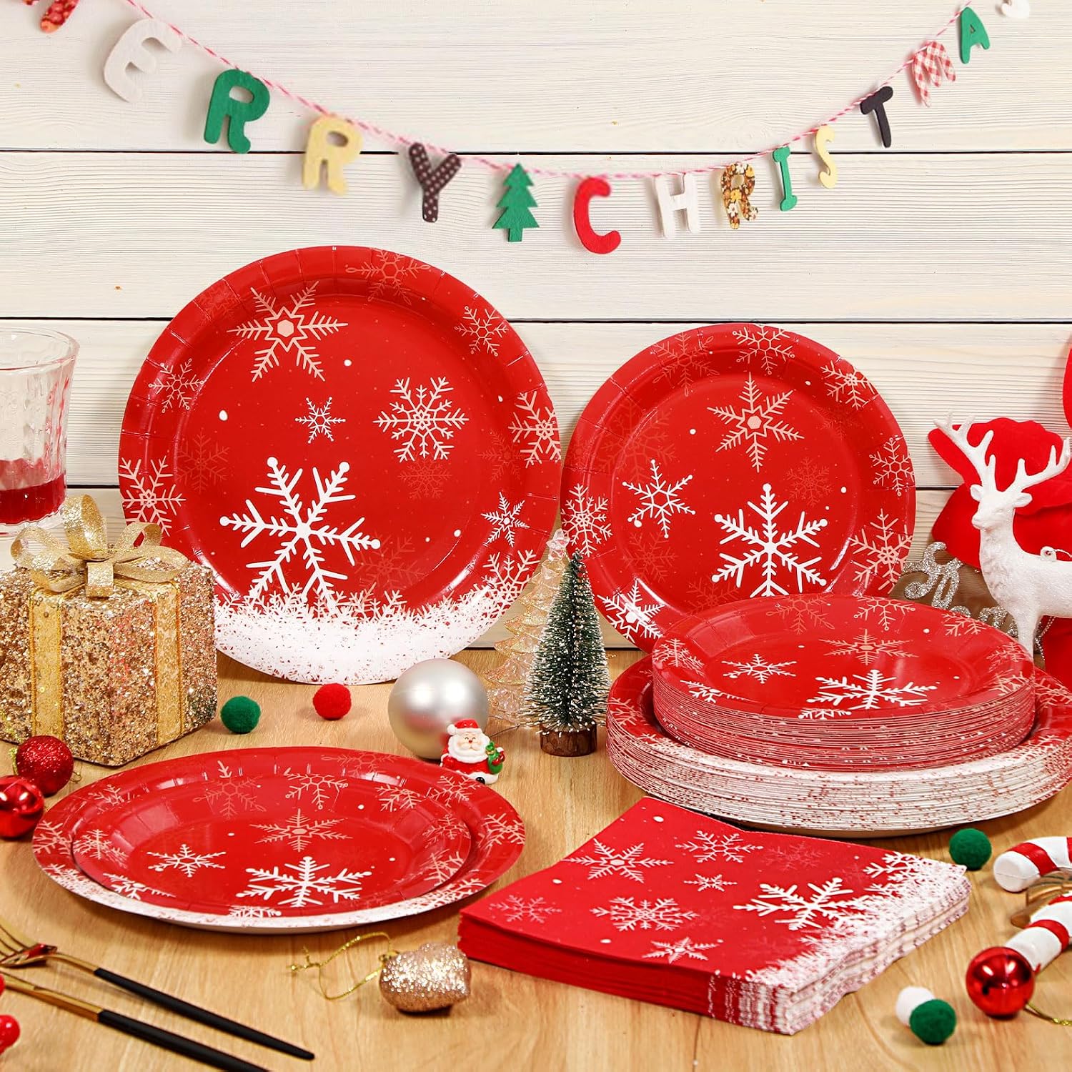 Homlouue 200 PCS Christmas Paper Plates and Napkins, Red Snowflake Christmas Plate and Napkin Disposable, Holiday Plates and Napkins for Party Holiday Xmas Winter Dinner Party Supplies Decorations