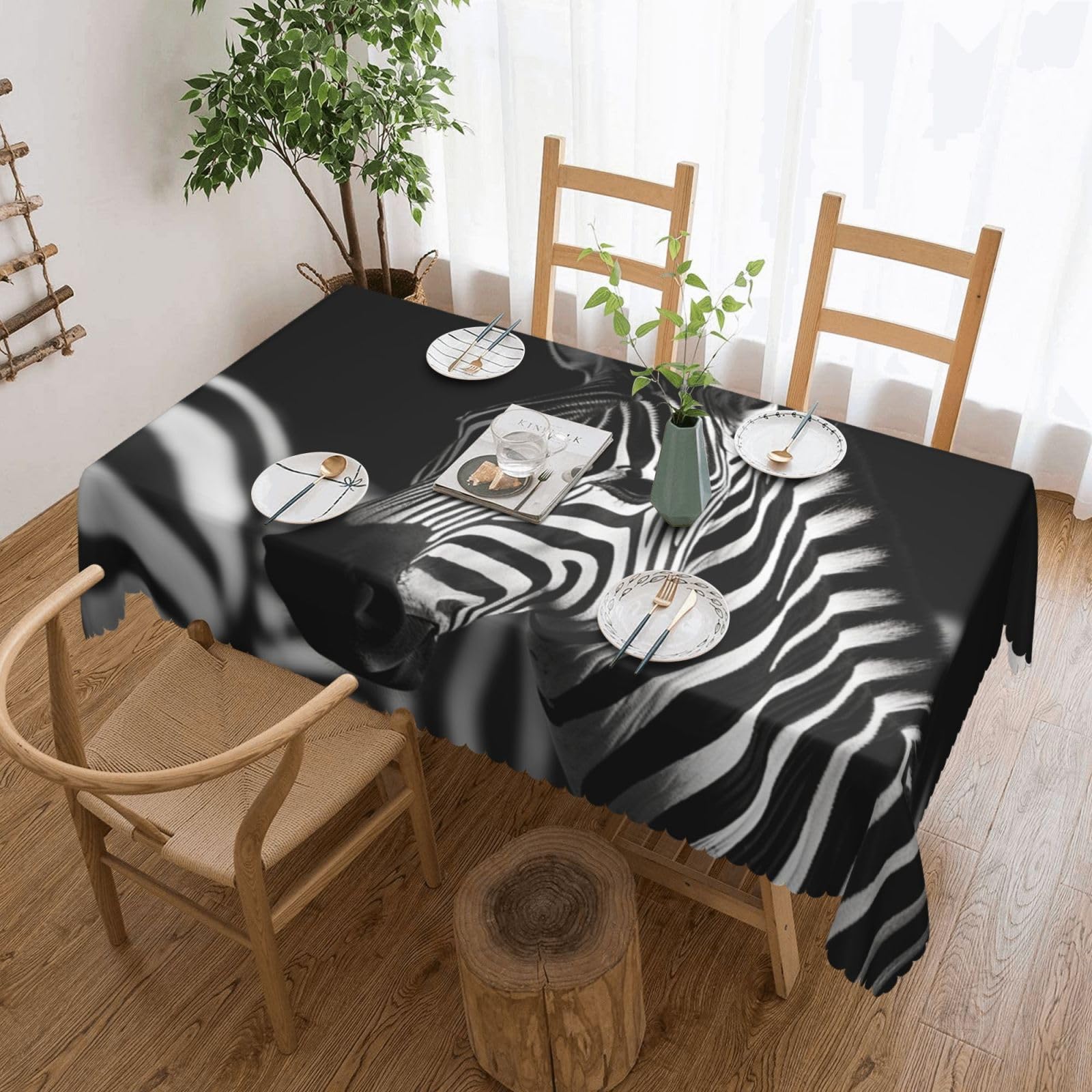 Nappe rectangulaire zèbre noir et blanc au design élégant pour salle à manger raffinée