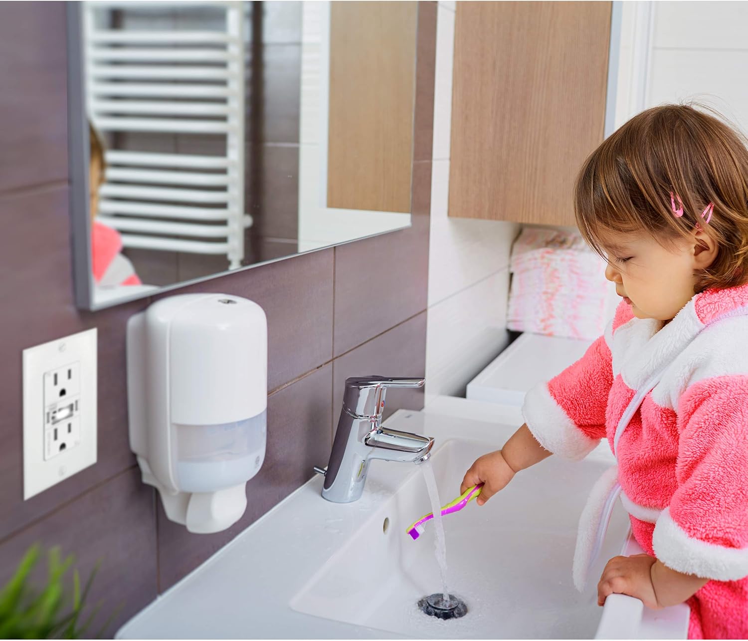 Swidget Wi-Fi Control + Guide Light Insert - Smart Home Device - Night Light for Kids and Adults - Compatible with Swidget Outlets & Switches for Power Monitoring and Remote Control