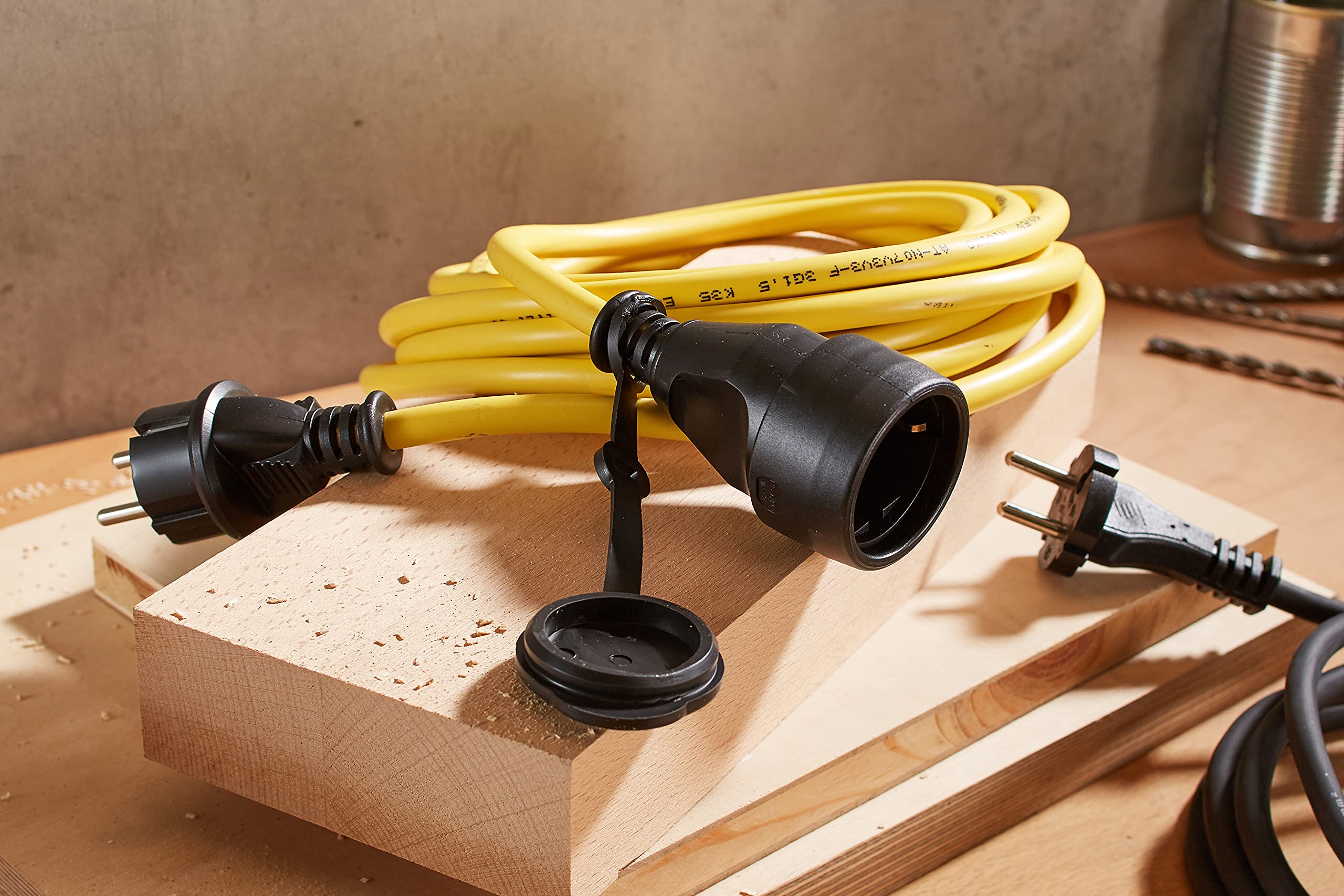 as - Schwabe 60350 Zewnętrzny Kabel Przedłużający Zbiornik z Wtyczką Schuko/Euro, IP44, 230 V/16 A, Długość Kabla 5 Metrów, Żółty