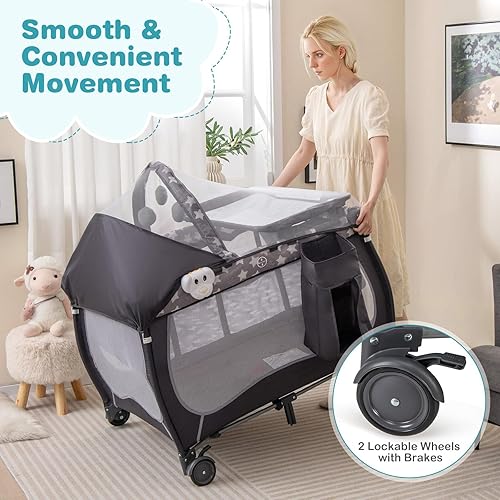 Miniatura 5 de HONEY JOY Pack and Play, corralito portátil 4 en 1 con moisés, cambiador, ruedas bloqueables, caja de música, centro de guardería plegable para cuna