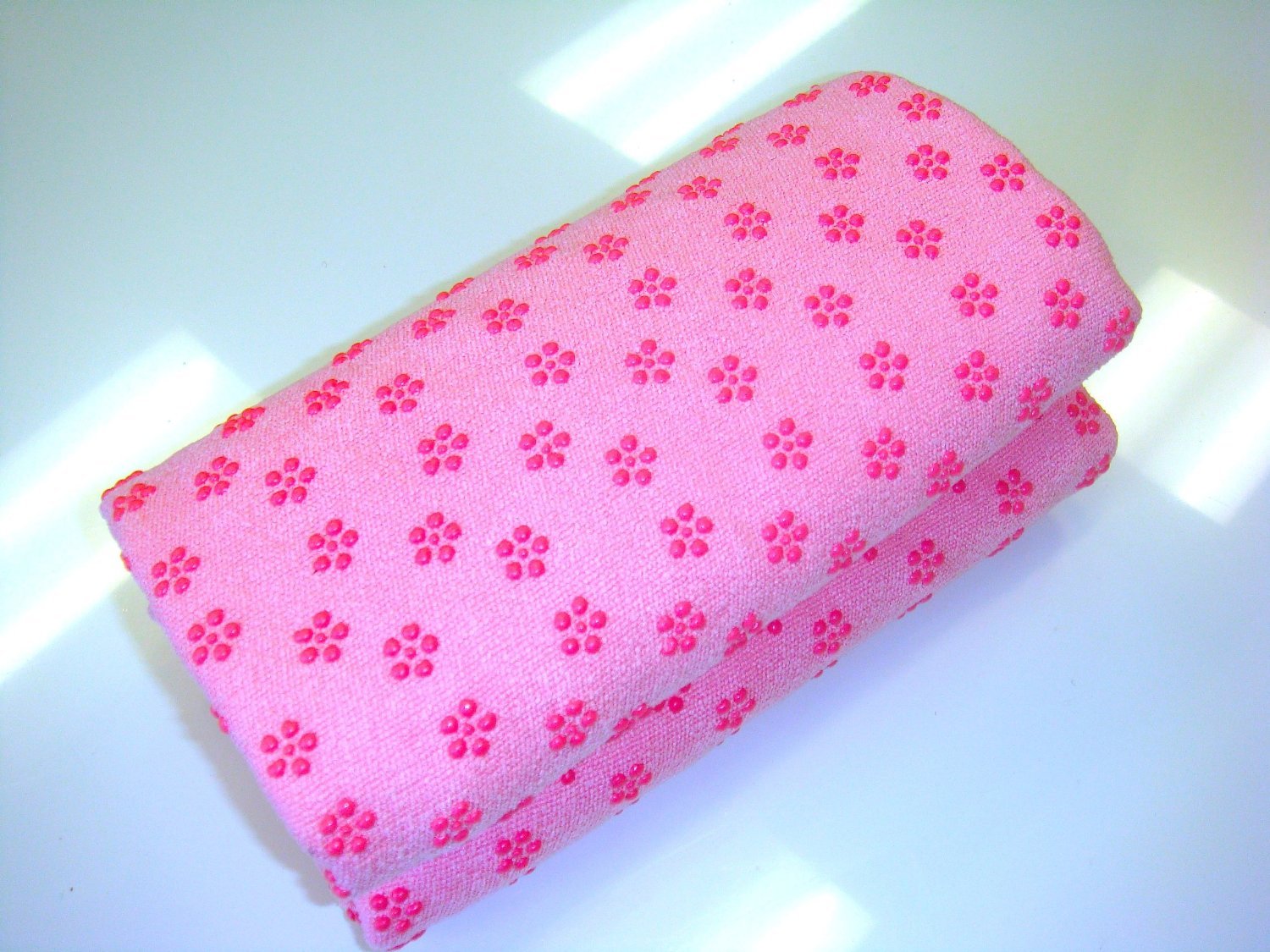 AngelBeauty© Microfiber Non Skid Yoga Towel with Carry Bag (24