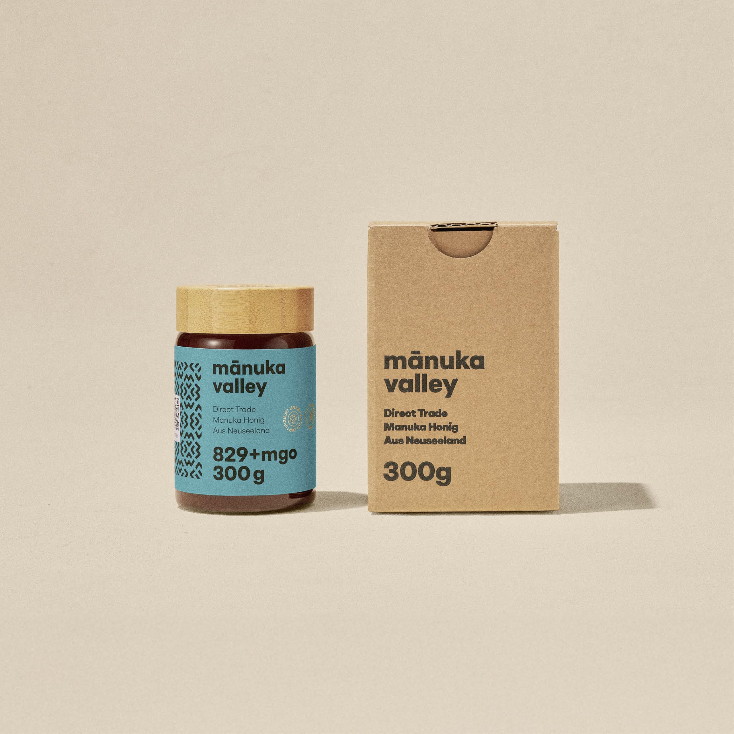 MANUKA VALLEY – Manuka Honig mit 829+ MGO im Glas. 300 g. Laborgeprüft und zertifiziert – 100 % natürlicher Manuka-Honig aus Neuseeland. Mit erdigem Geschmack und sanft bitterer Note