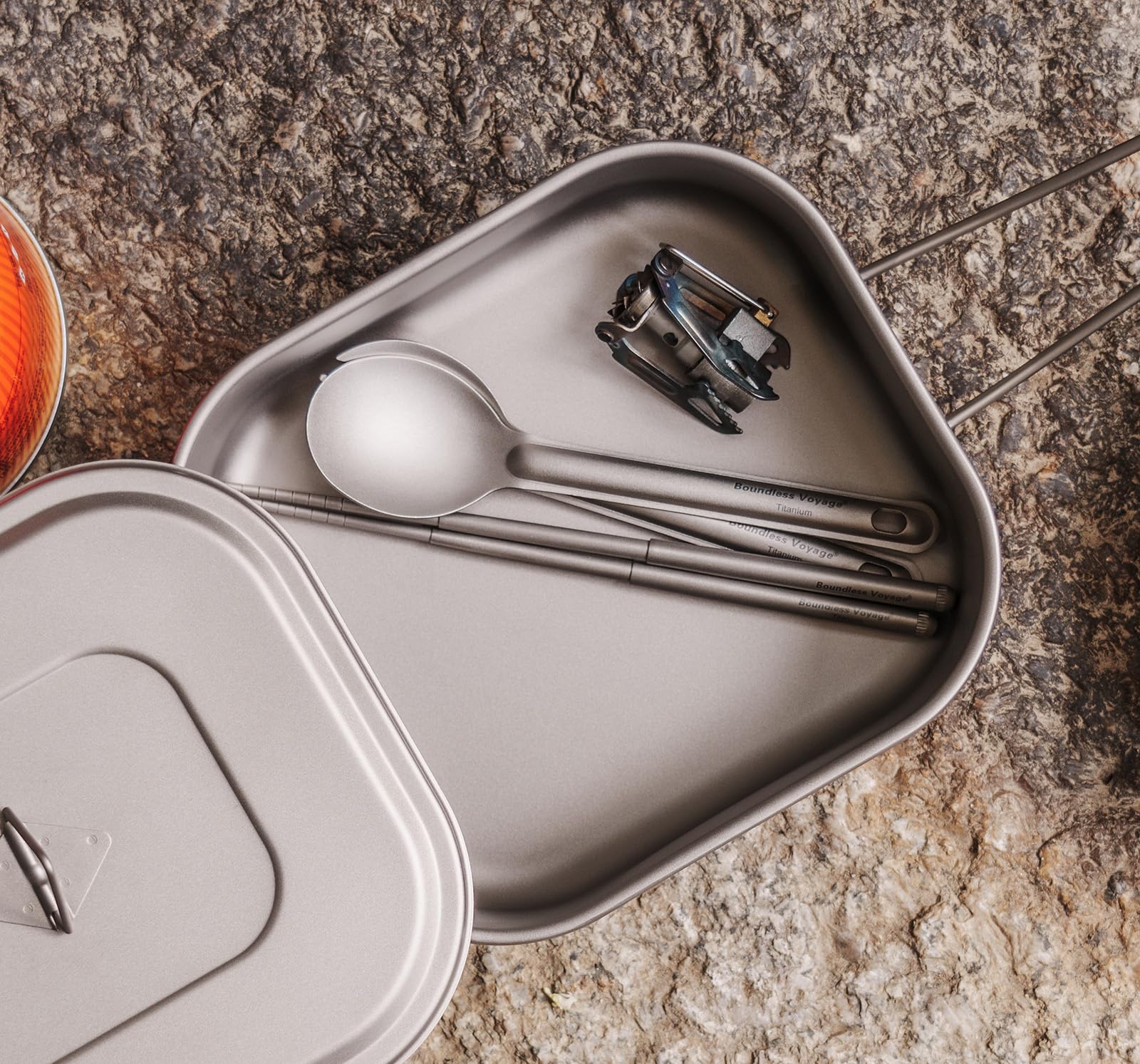 Boundless Voyage Campeggio Esterna Titanio Militare Pasticcio Tin con Coperchio Pieghevole Maniglia Bushcraft Lunch Box Pentole 1L