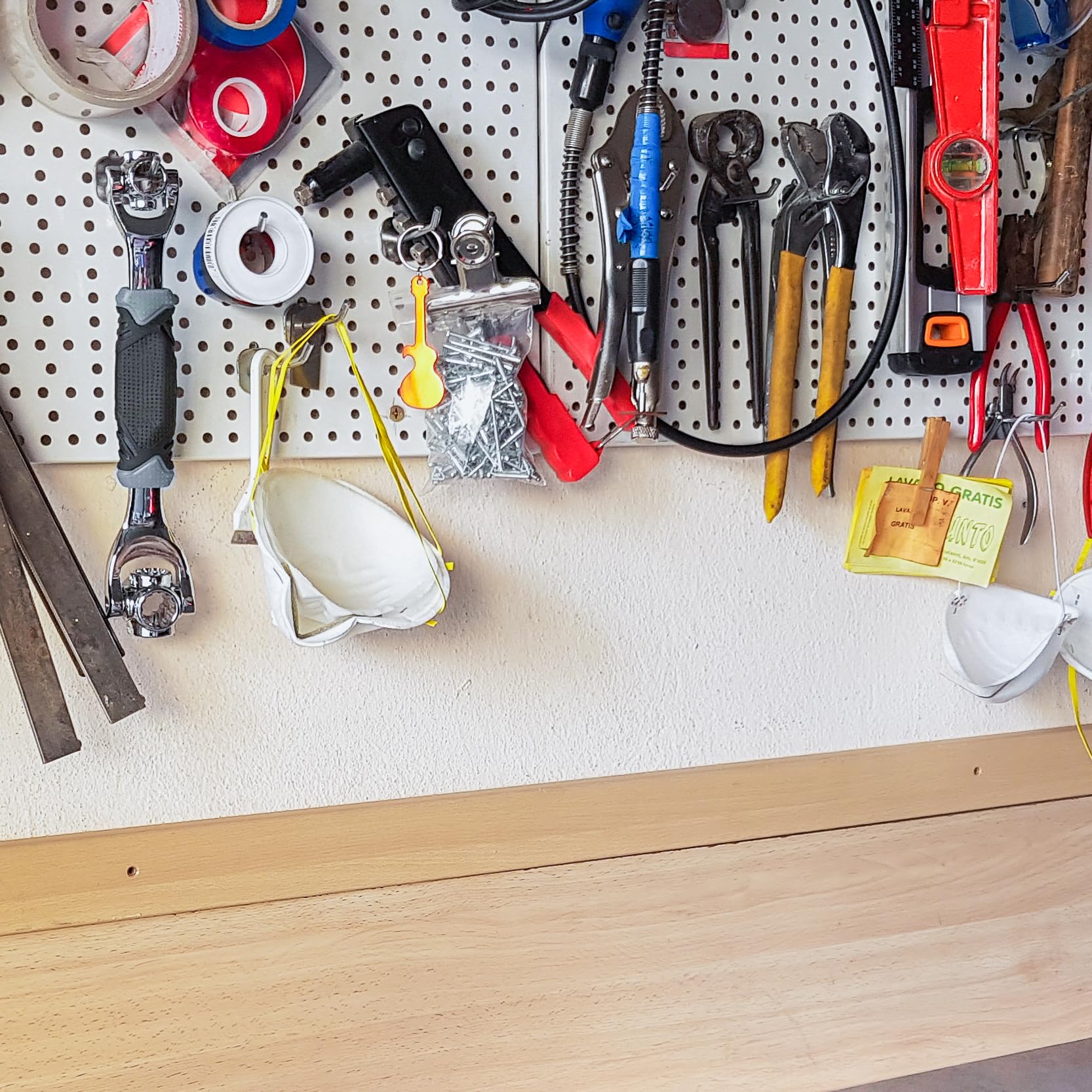 Ganci per pannello forato porta utensili e accessori tecnologici, per organizzare studio officina garage, Forme assortite, Kit 36 pezzi
