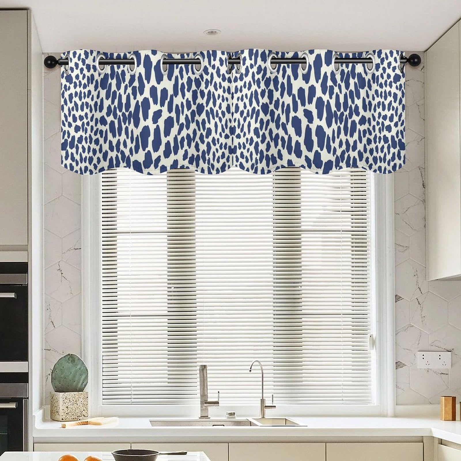 Cortina corta maximalista con estampado japonés de guepardo azul marino