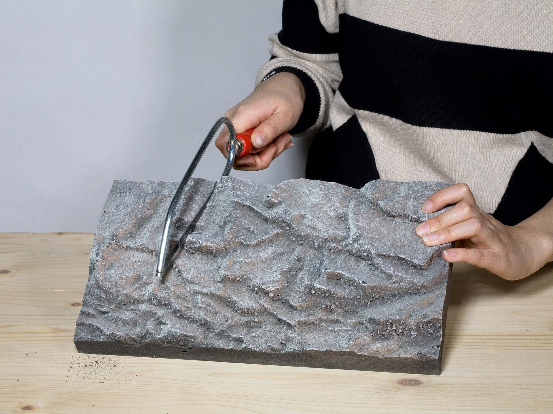 NOCH® Felsplatte „Kalkstein“, aus Struktur-Hartschaum, 32 x 18 cm ideal für Modelleisenbahn und Dioramen