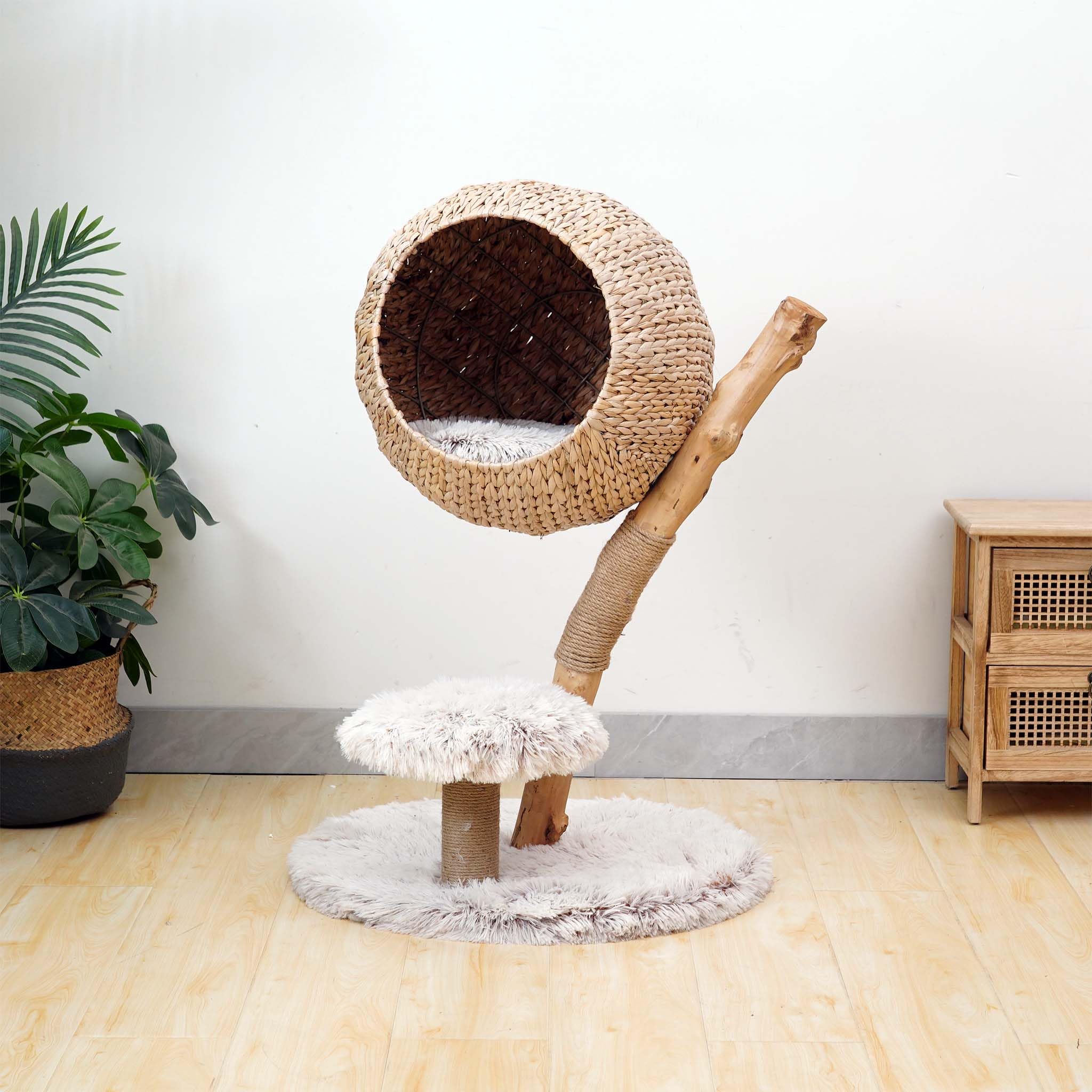 Fudajo Kratzbaum Zweigdesign mit Katzenkorb 83 cm hoch, Designer Katzenkratzbaum mit Liegekorb in Flecht-Optik, Katzenbaum aus Holz mit Plüsch