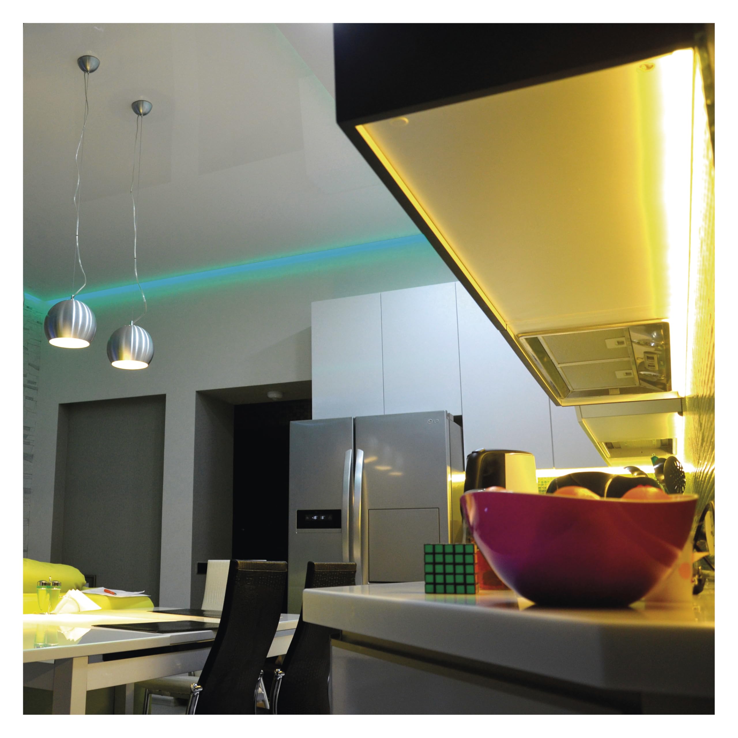 EMOS - Smart LED Strip RGB/CCT 5m - Striscia LED autoadesiva con telecomando e app - 16 milioni di colori, sincronizzazione musicale, timer - Ambiente e illuminazione per feste - Include 1,5 cavi e