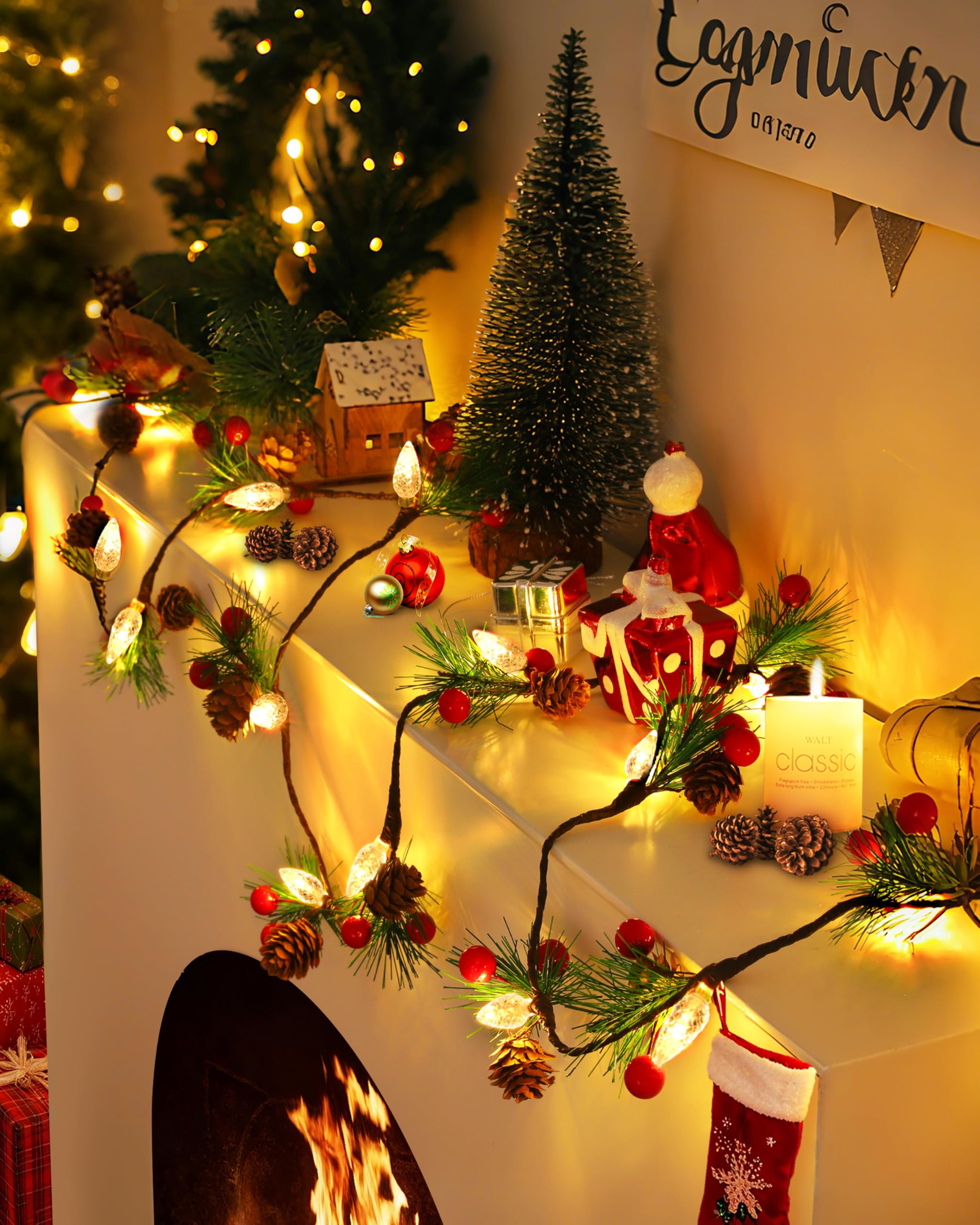 Weihnachtsgirlande mit Lichtern, 2,1 m Tannenzapfen, Weihnachtslichterkette mit roten Beeren, Nadeln, 40 LEDs, C6, batteriebetrieben, Prelit-Girlande für Weihnachtsdekoration drinnen und draußen, 2