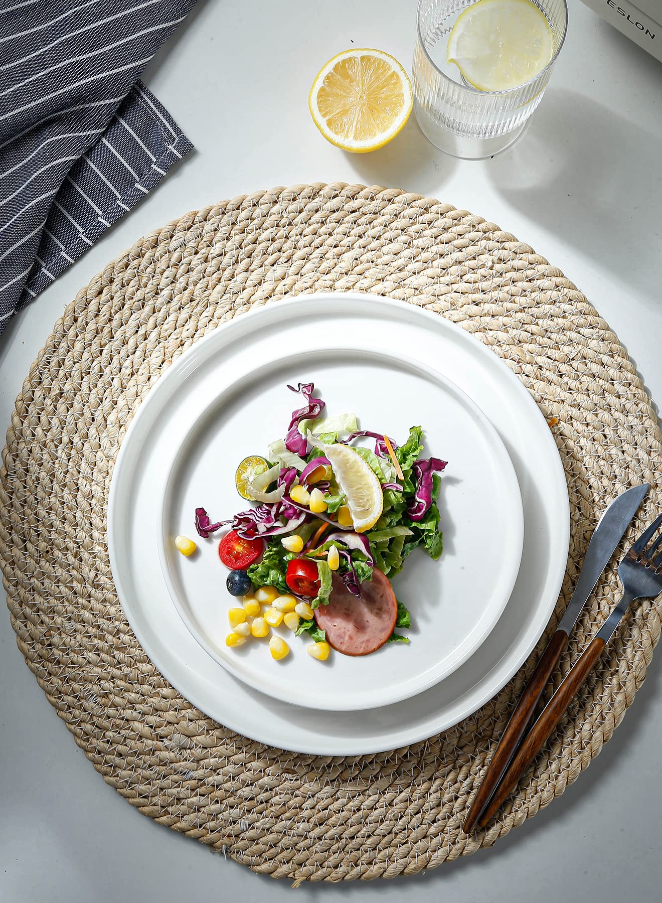 Onniyor Porcelanowy zestaw talerzy obiadowych, okrągłe deserowe talerze sałatkowe, 25 cm, odporne na zarysowania płaskie talerze, nadają się do kuchenki mikrofalowej, piekarnika i zmywarki, zestaw 6 sztuk, białe
