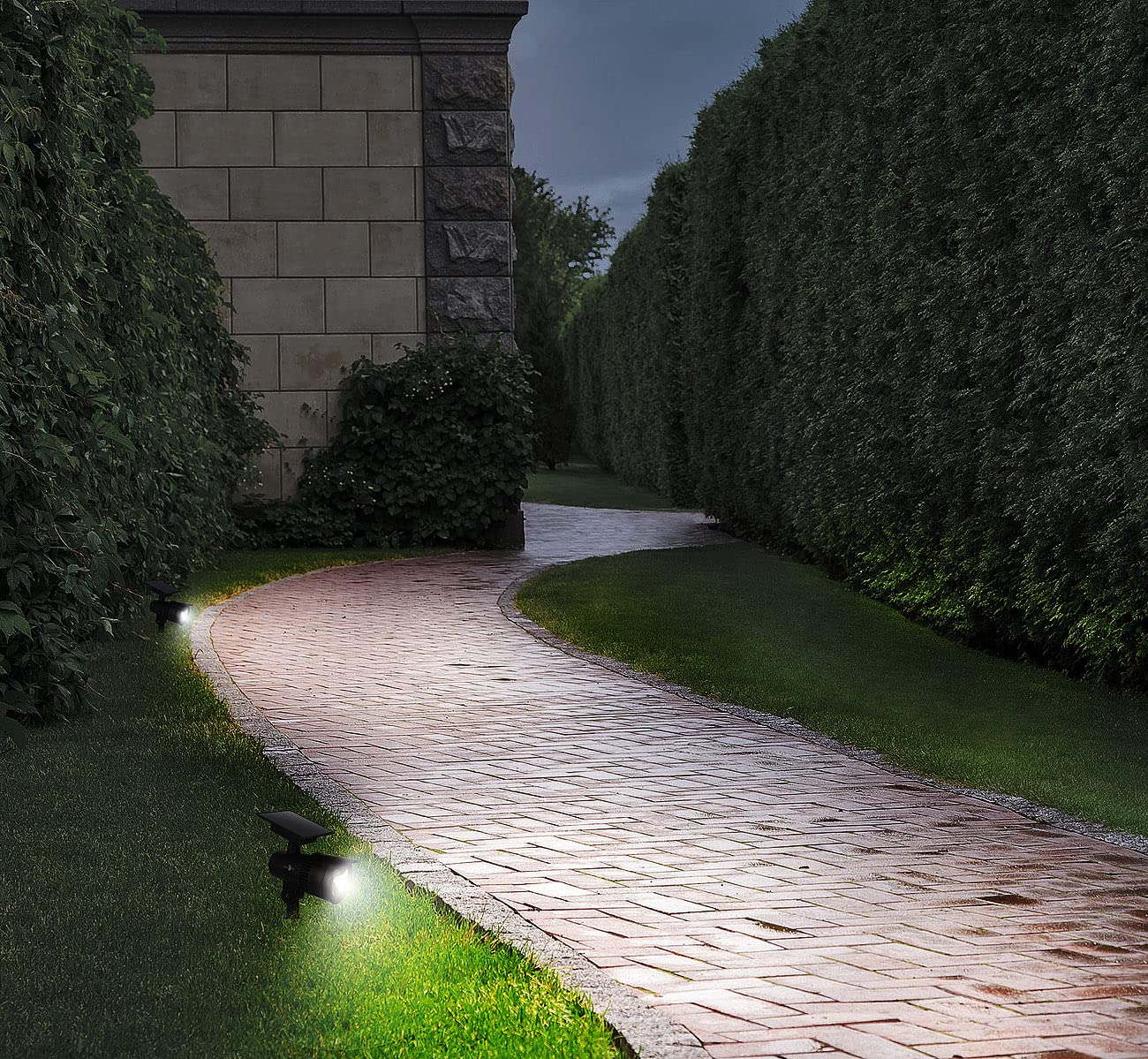 Lunartec LED Solar Erdspieß: 6er-Set RGB-CCT-LED-Spots mit Gateway, 50 lm, 1 W, IP44 (Solarstrahler mit Bluetooth, LED Solar Gartenspot, Gartenleuchte Standleuchte)
