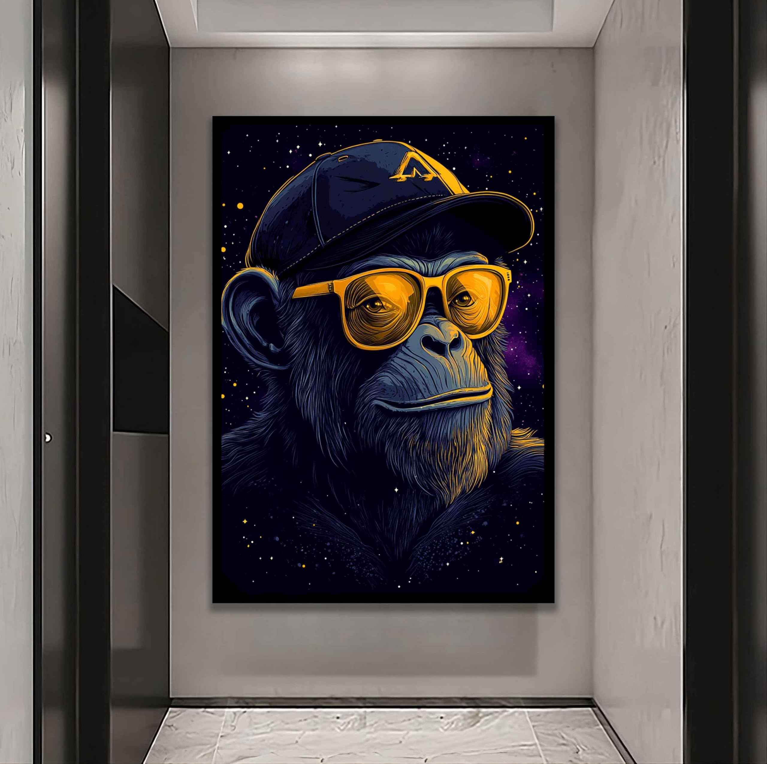Affiche singe coiffé d'une casquette habiller un grand mur vide - 8